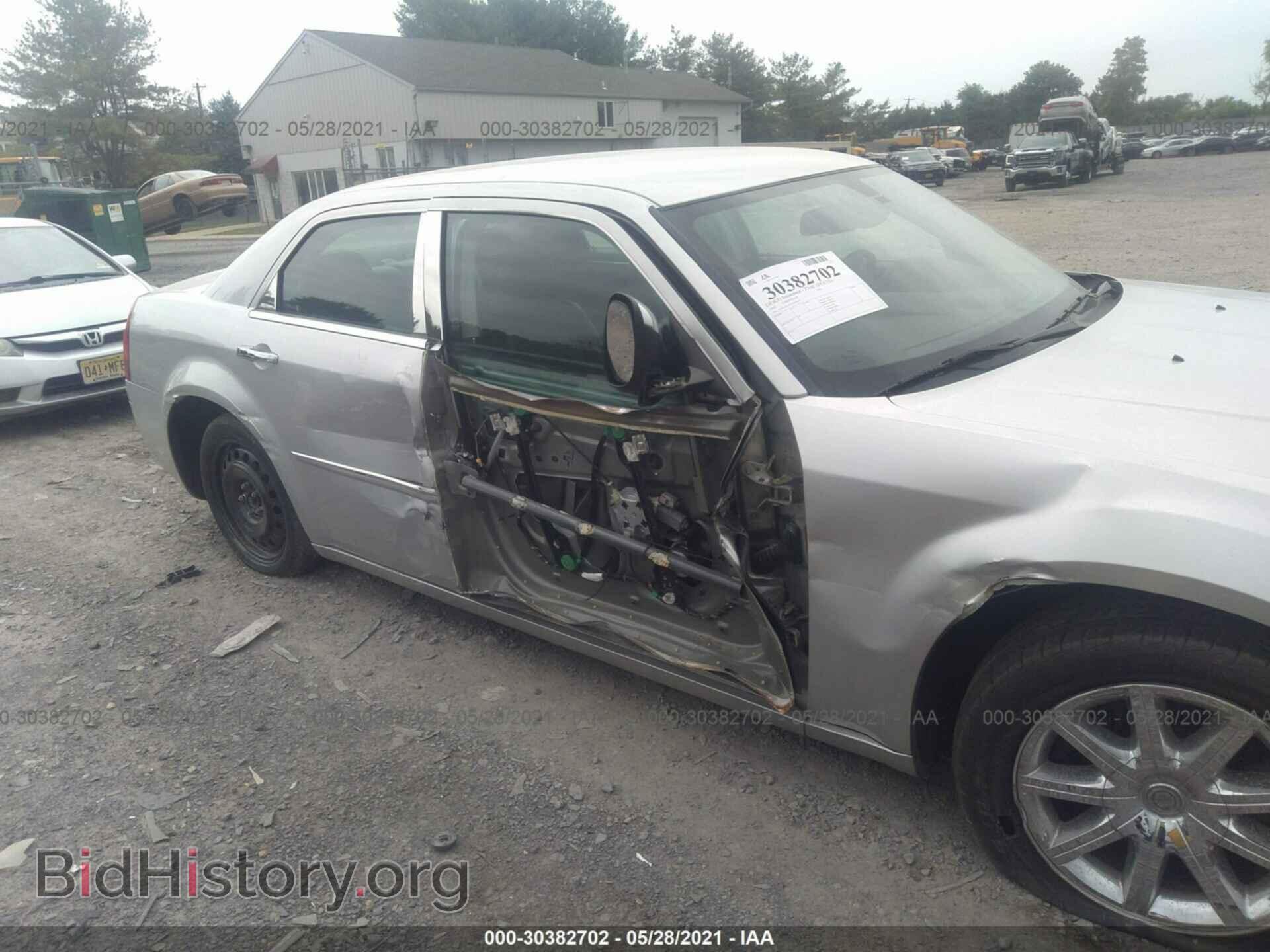 2010 CHRYSLER 300 - VIN: 2C3CA6CTXAH114639 - Фото 6