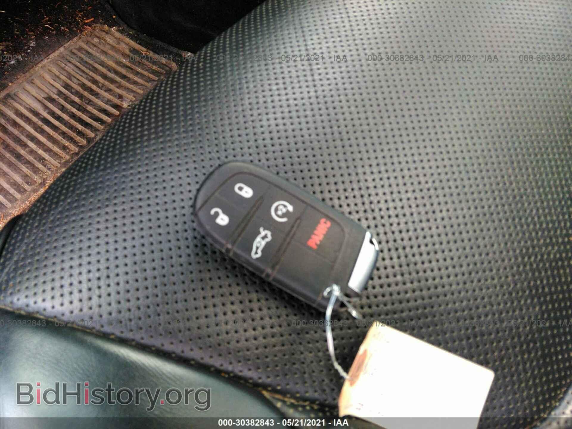 2014 CHRYSLER 300 - VIN: 2C3CCAEG5EH264726 - Фото 11