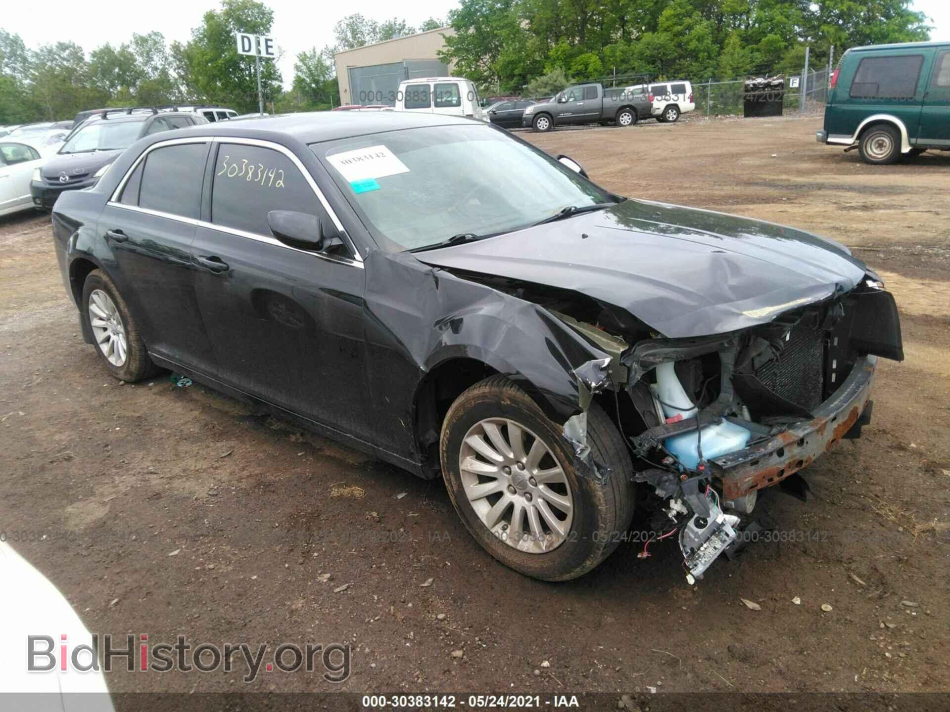 Фотография 2C3CA4CG2BH525509 - CHRYSLER 300 2011