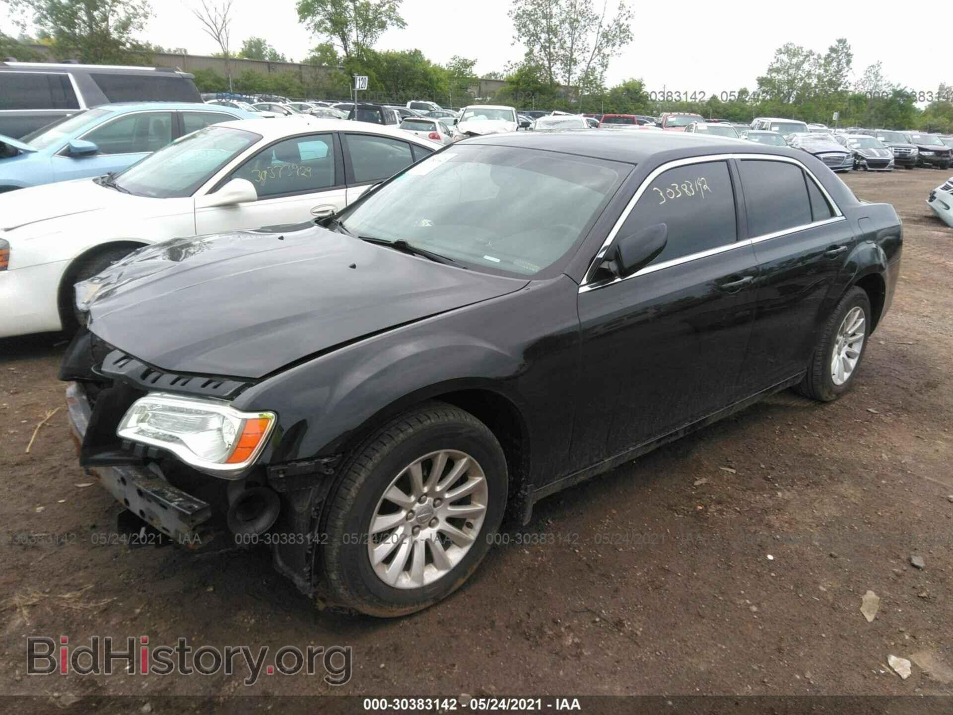 2011 CHRYSLER 300 - VIN: 2C3CA4CG2BH525509 - Фото 2