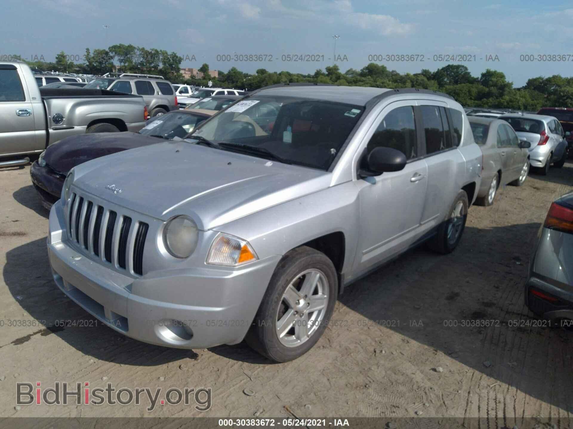 2010 JEEP COMPASS - VIN: 1J4NT4FA5AD506271 - Photo 2
