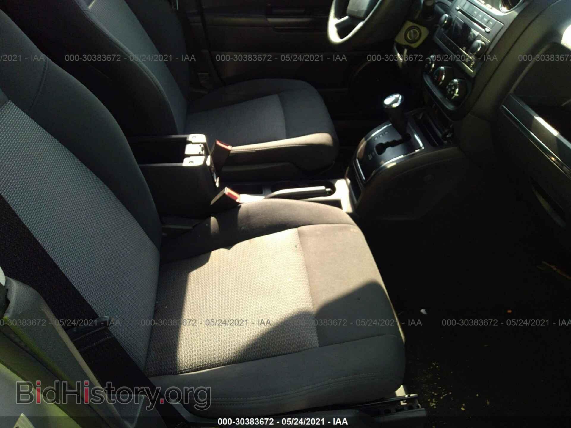 2010 JEEP COMPASS - VIN: 1J4NT4FA5AD506271 - Photo 5