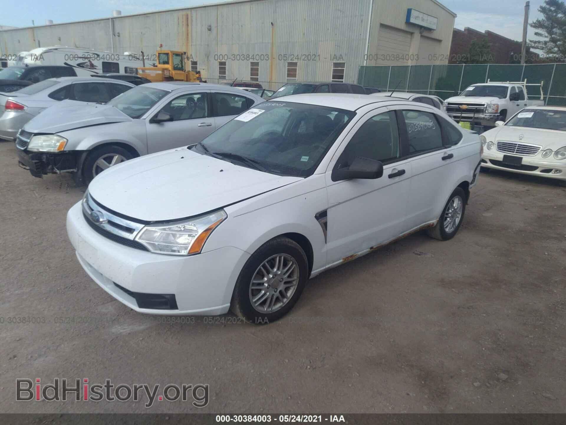 2008 FORD FOCUS - VIN: 1FAHP35N58W261000 - Фото 2