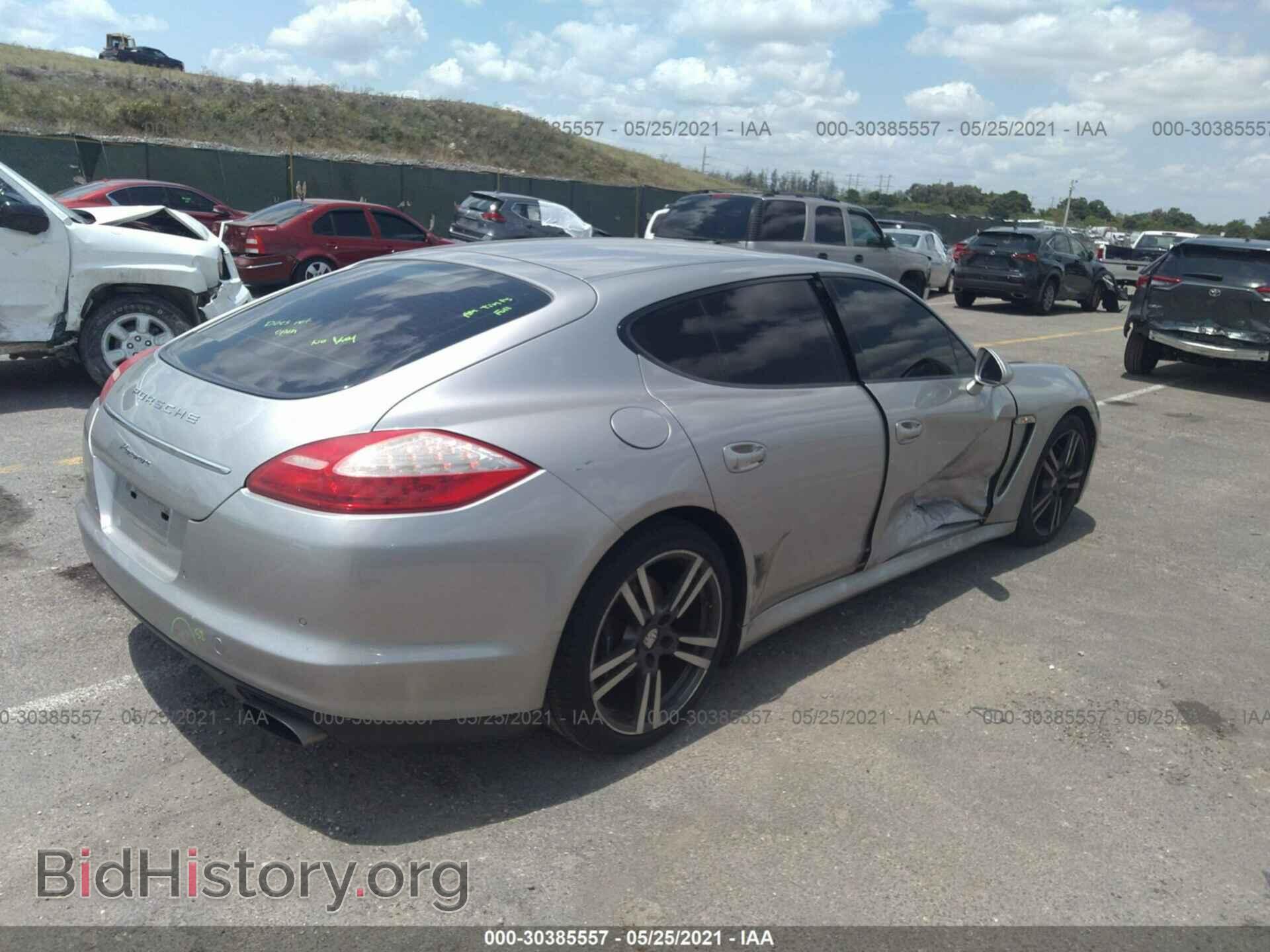 2011 PORSCHE PANAMERA - VIN: WP0AA2A71BL017500 - Photo 4