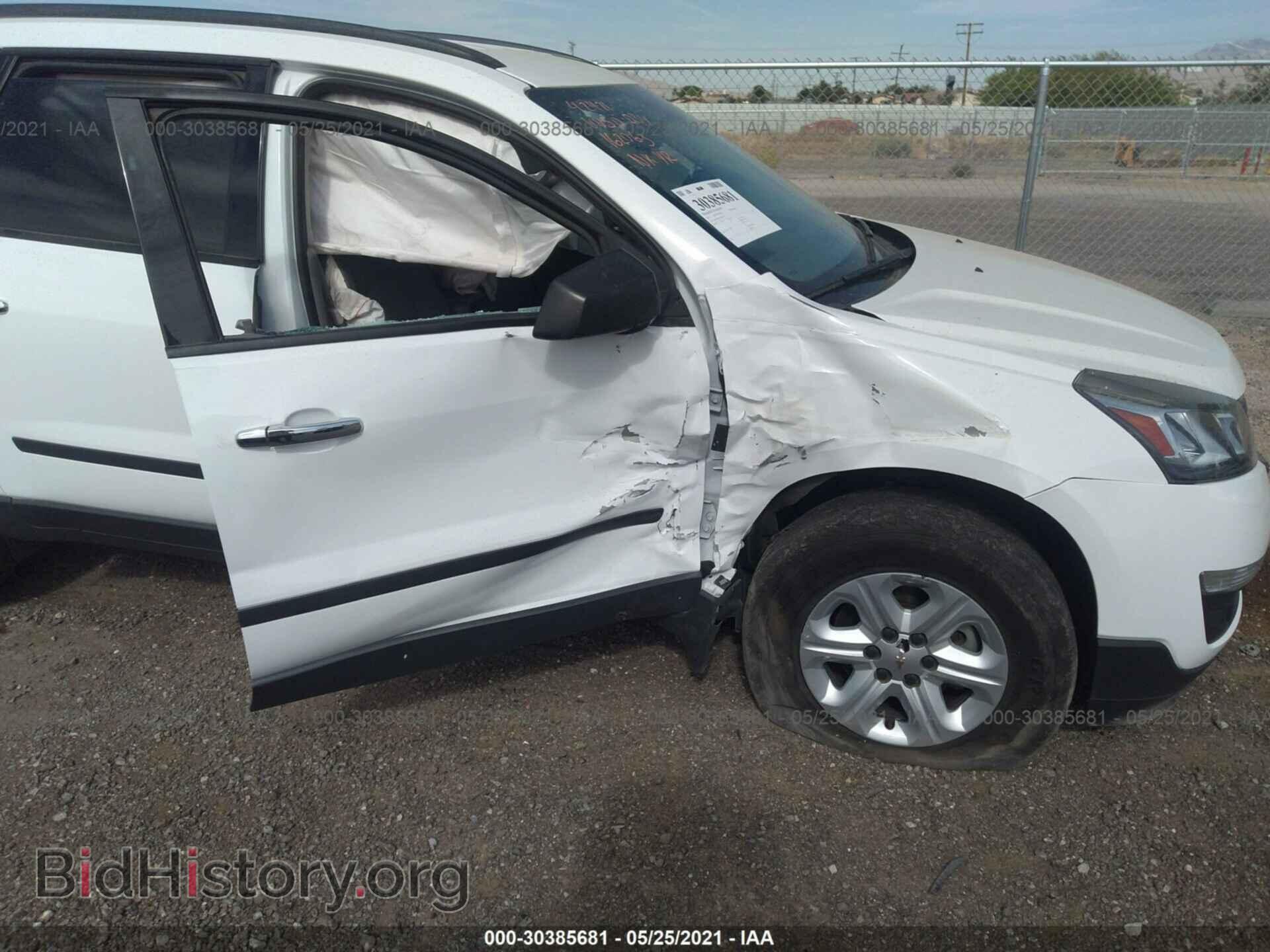 2017 CHEVROLET TRAVERSE - VIN: 1GNKRFKD2HJ181584 - Фото 6