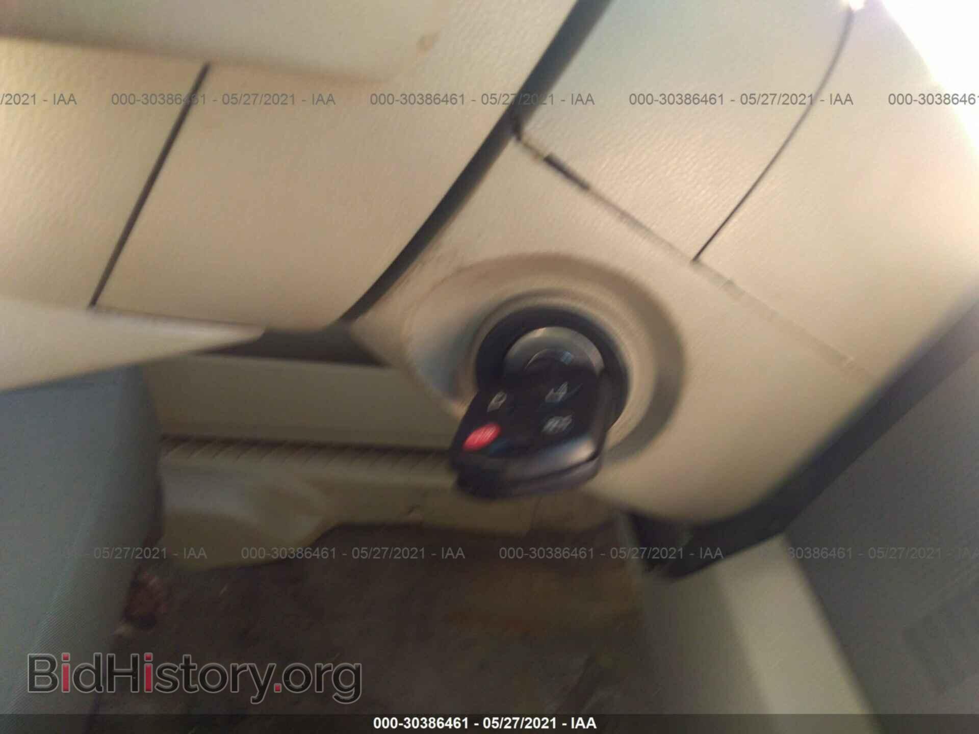 2009 FORD ESCAPE - VIN: 1FMCU02719KD16208 - Фото 11