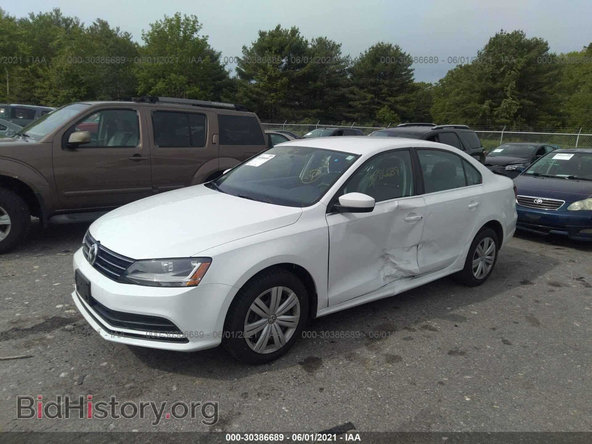 2017 VOLKSWAGEN JETTA - VIN: 3VW2B7AJ4HM383658 - Фото 2