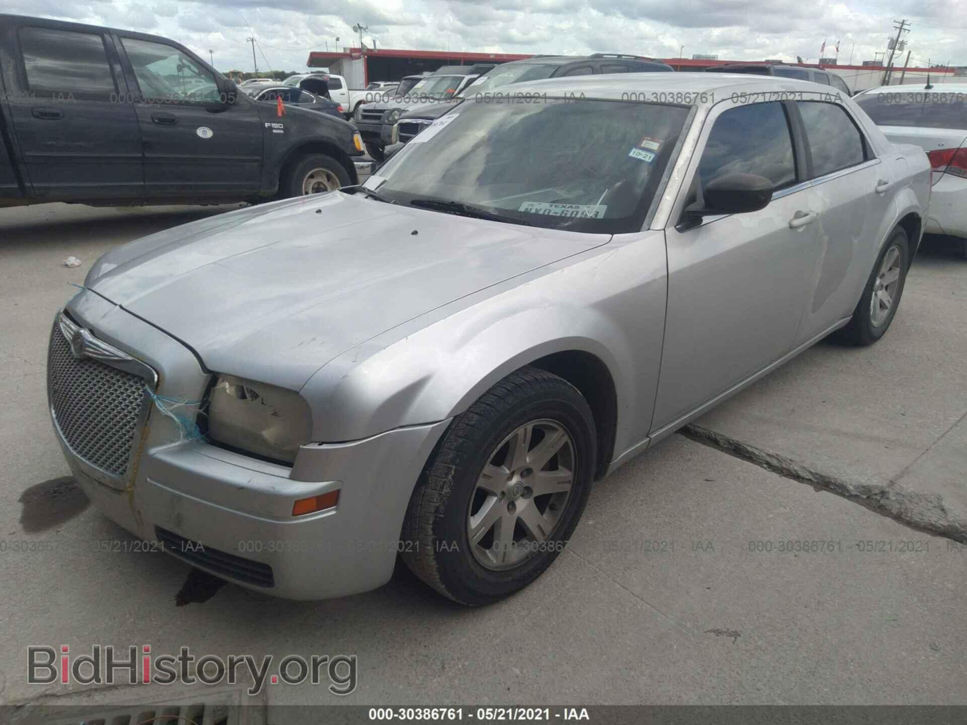 2007 CHRYSLER 300 - VIN: 2C3LA43R47H812942 - Фото 2