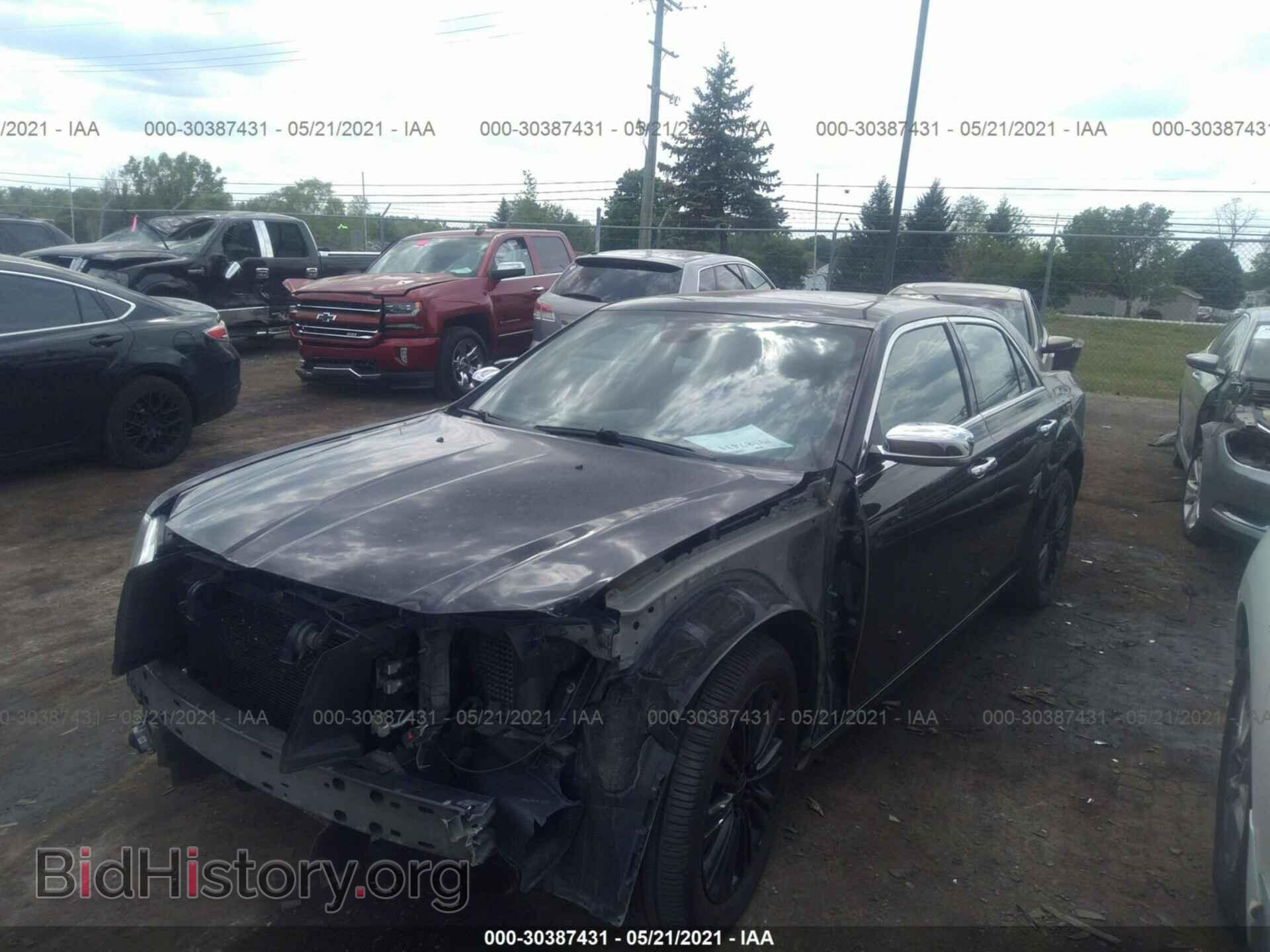 2014 CHRYSLER 300 - VIN: 2C3CCAKG2EH100998 - Фото 2