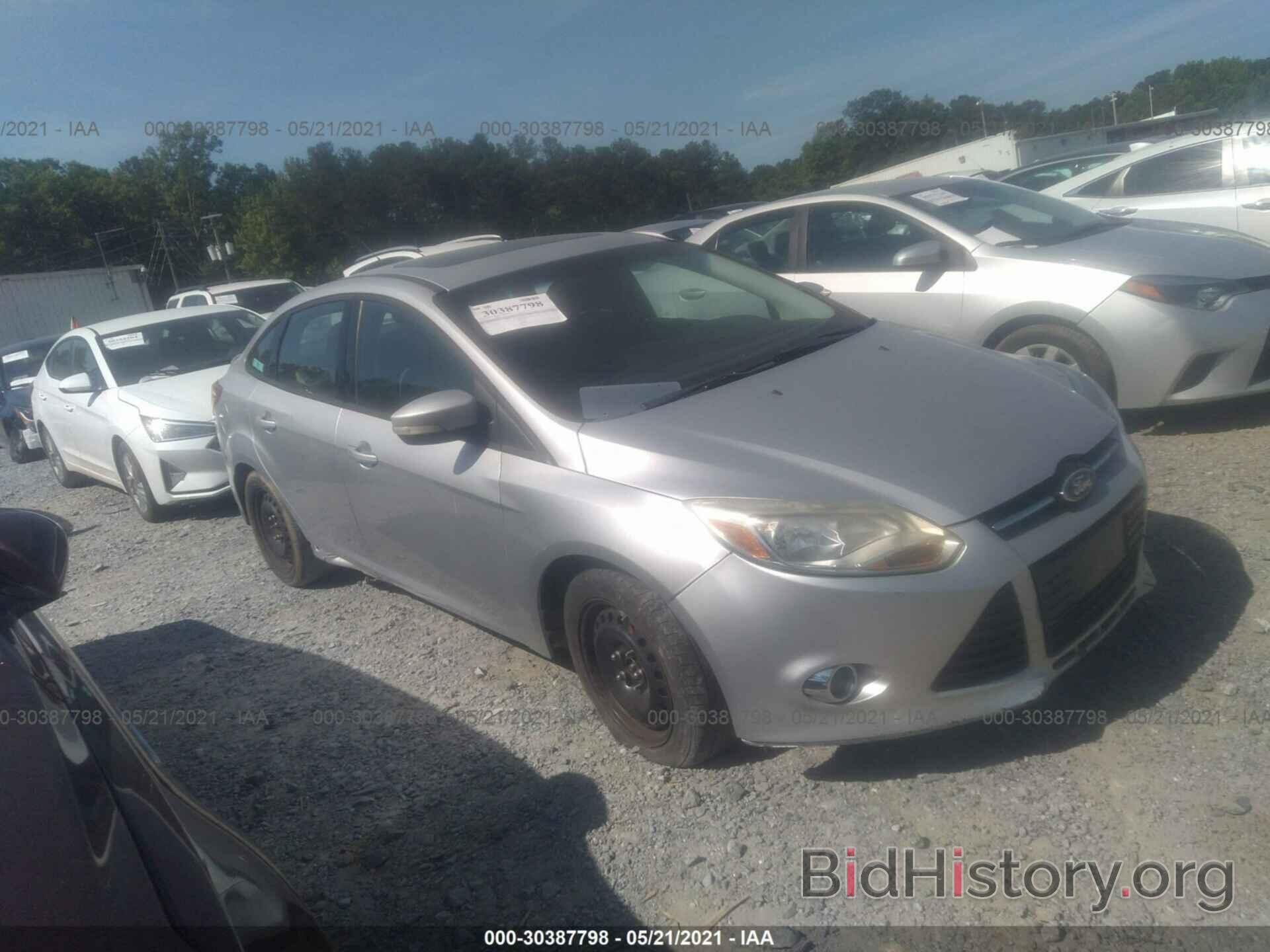 Photo 1FAHP3F2XCL150733 - FORD FOCUS 2012
