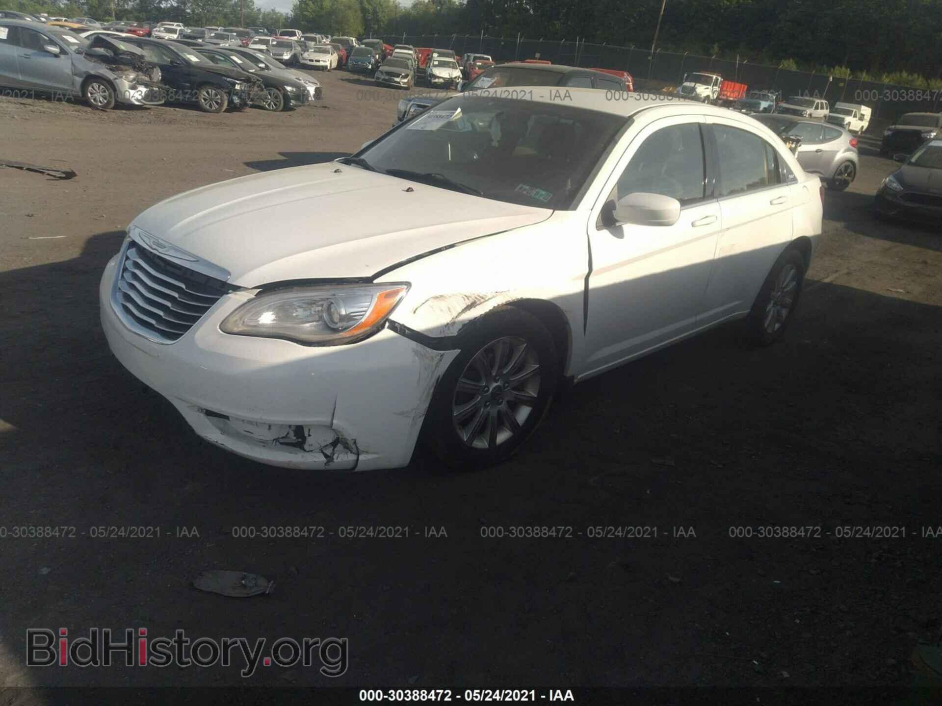 2013 CHRYSLER 200 - VIN: 1C3CCBBBXDN553377 - Фото 2