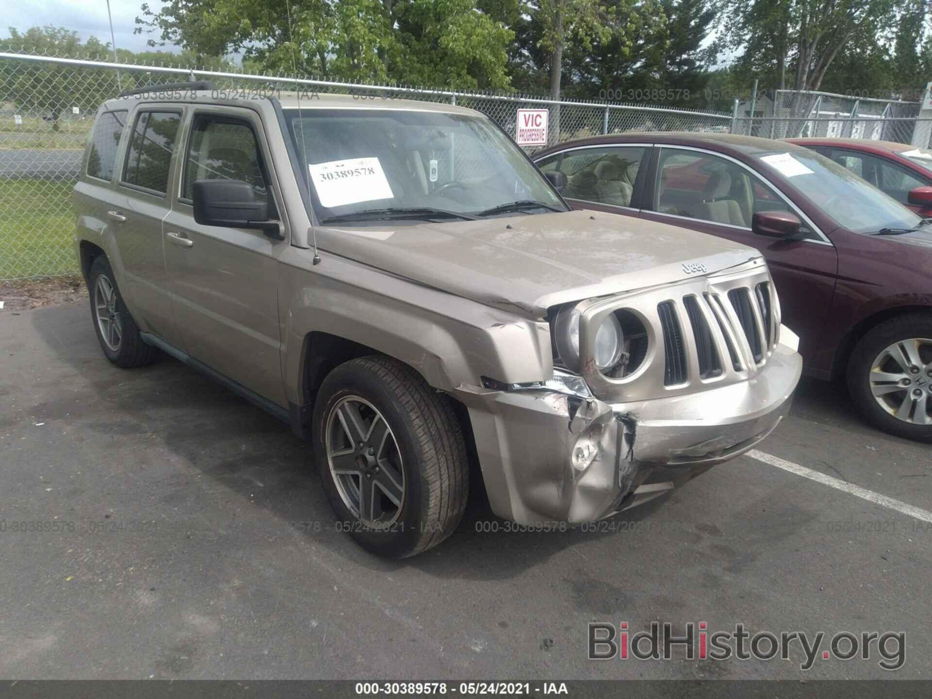 Фотография 1J4NT2GB2AD502593 - JEEP PATRIOT 2010