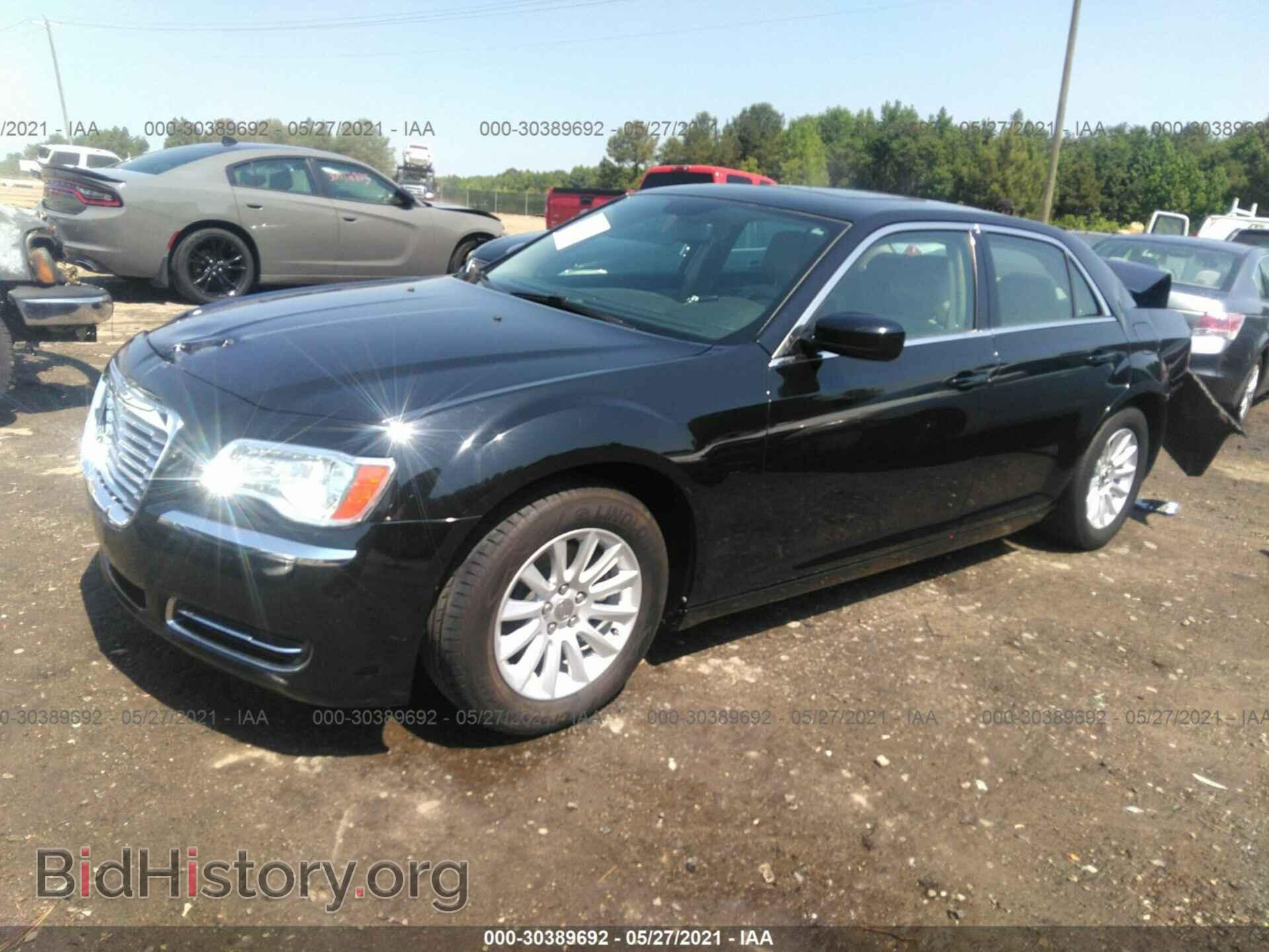 2014 CHRYSLER 300 - VIN: 2C3CCAAGXEH373379 - Фото 2