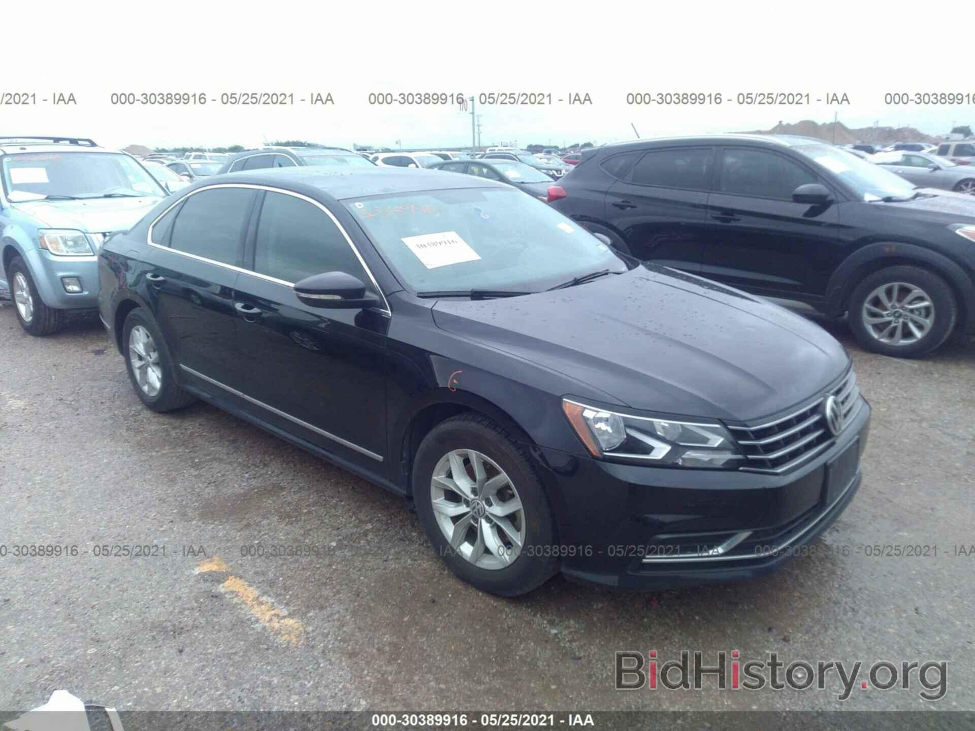 Photo 1VWAT7A35HC053801 - VOLKSWAGEN PASSAT 2017