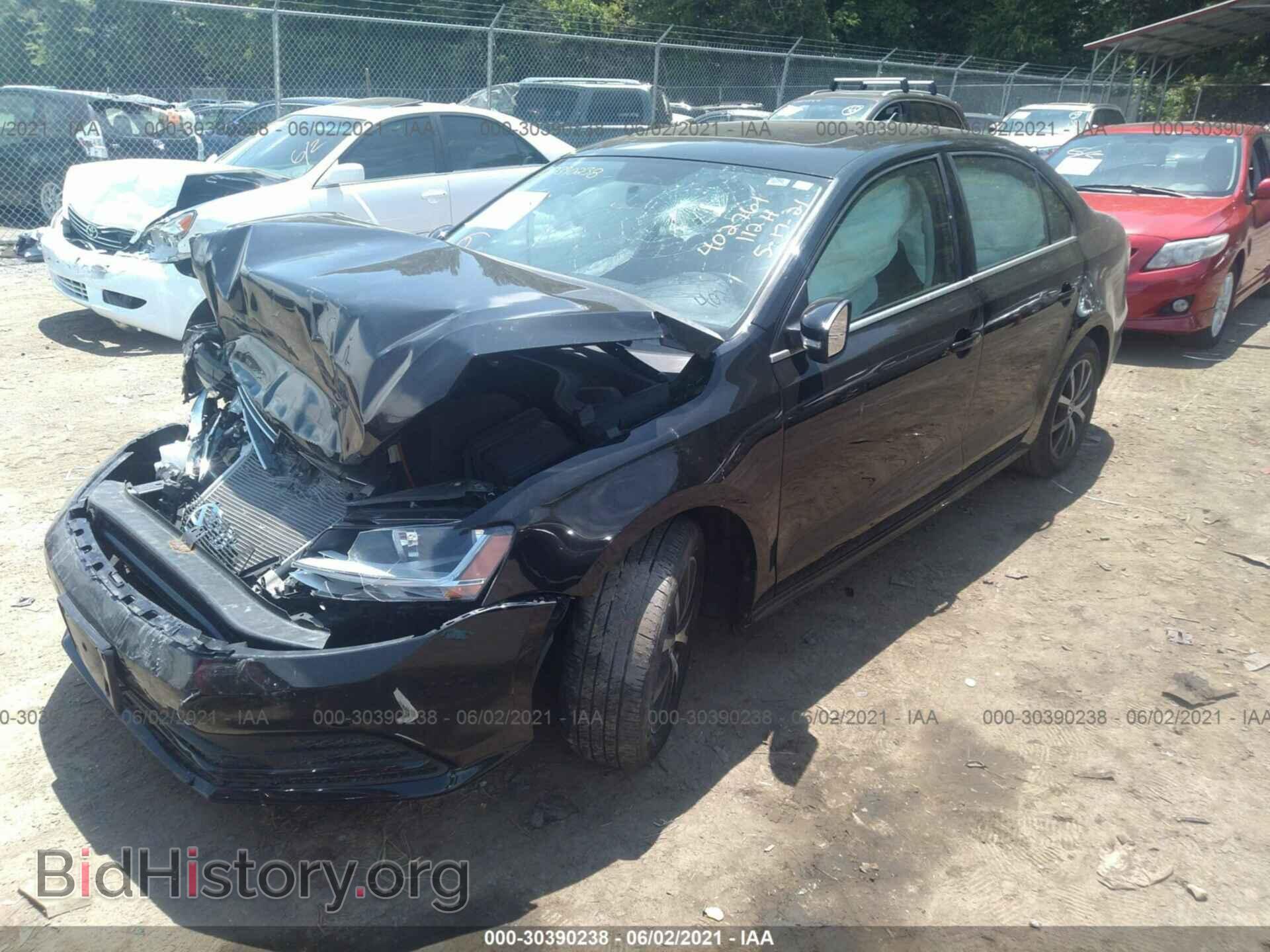 2017 VOLKSWAGEN JETTA - VIN: 3VWDB7AJ1HM236013 - Фото 2