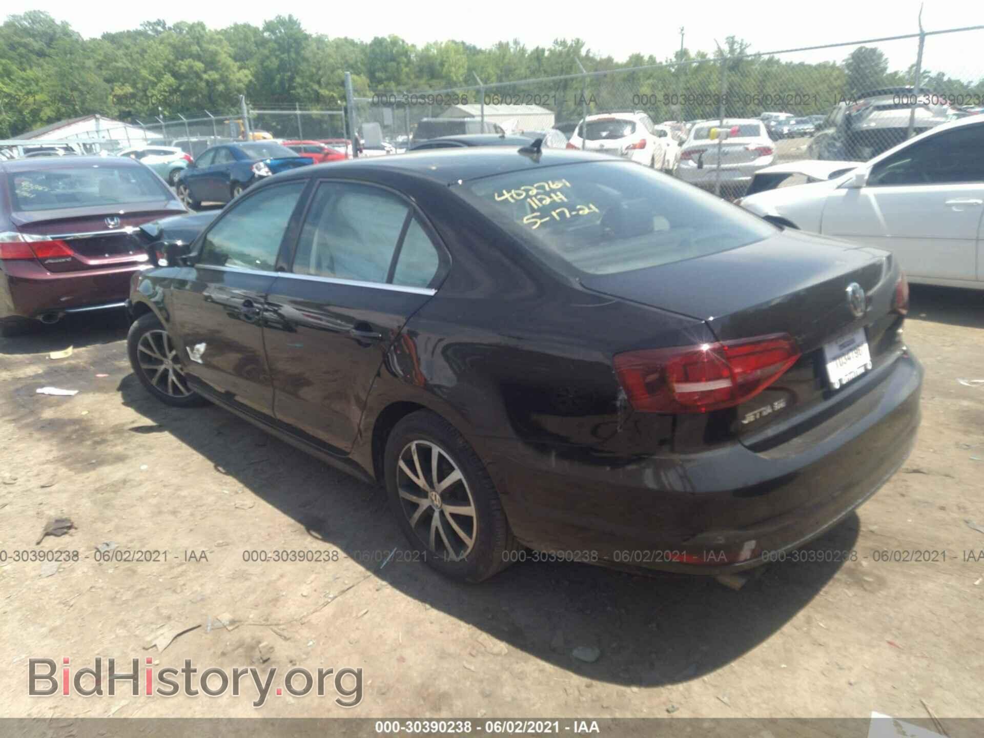 2017 VOLKSWAGEN JETTA - VIN: 3VWDB7AJ1HM236013 - Фото 3