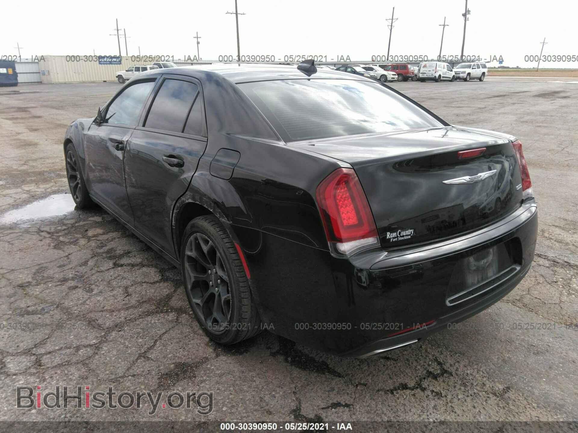 2019 CHRYSLER 300 - VIN: 2C3CCAAG1KH651372 - Фото 3