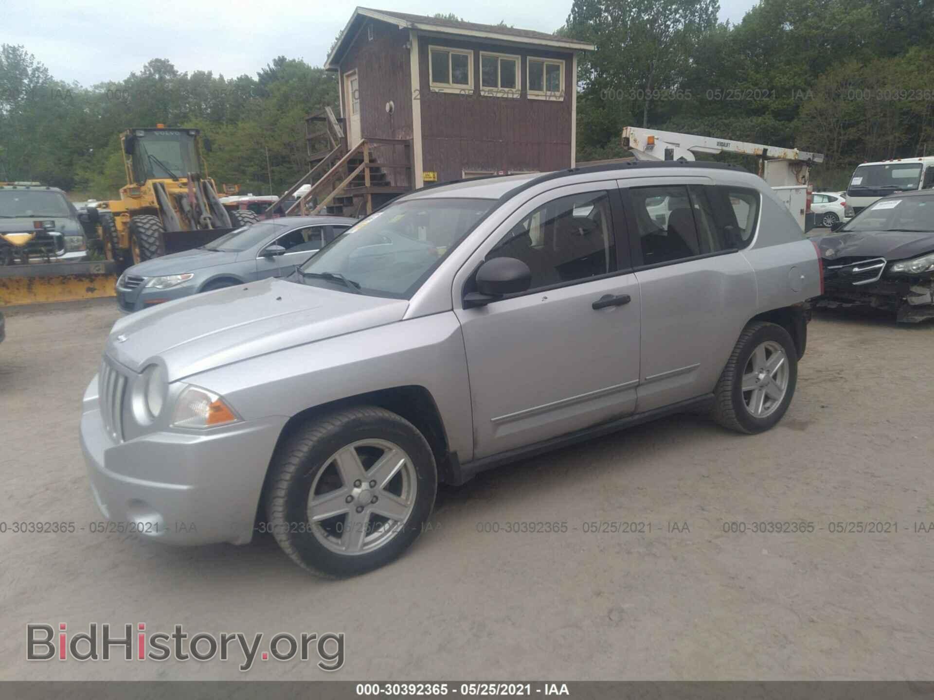 2009 JEEP COMPASS - VIN: 1J4FF47B89D102136 - Фото 2