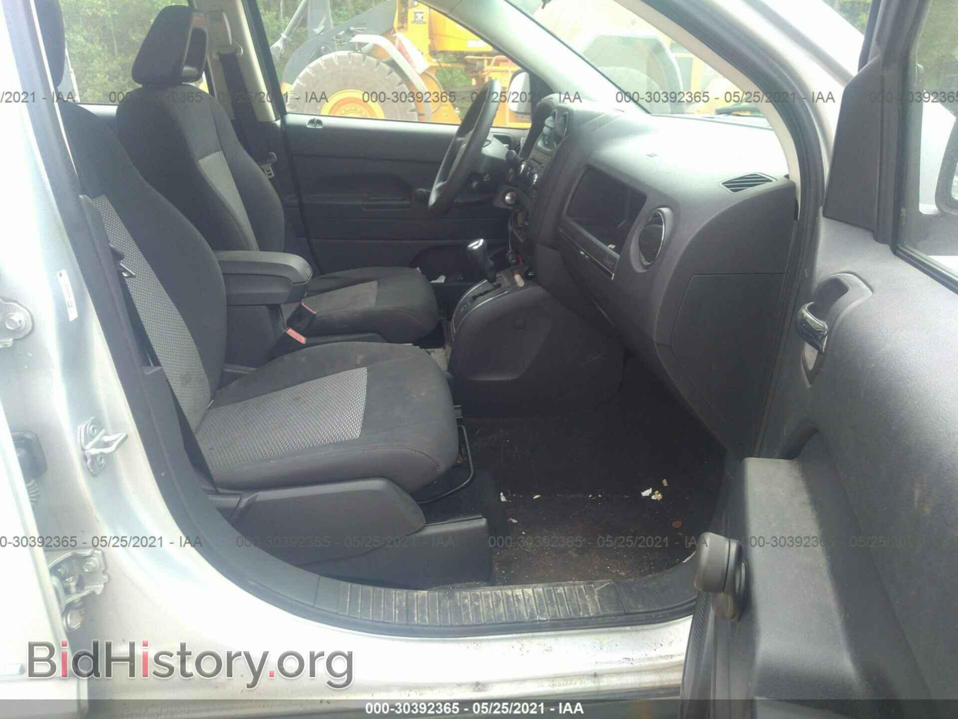 2009 JEEP COMPASS - VIN: 1J4FF47B89D102136 - Фото 5