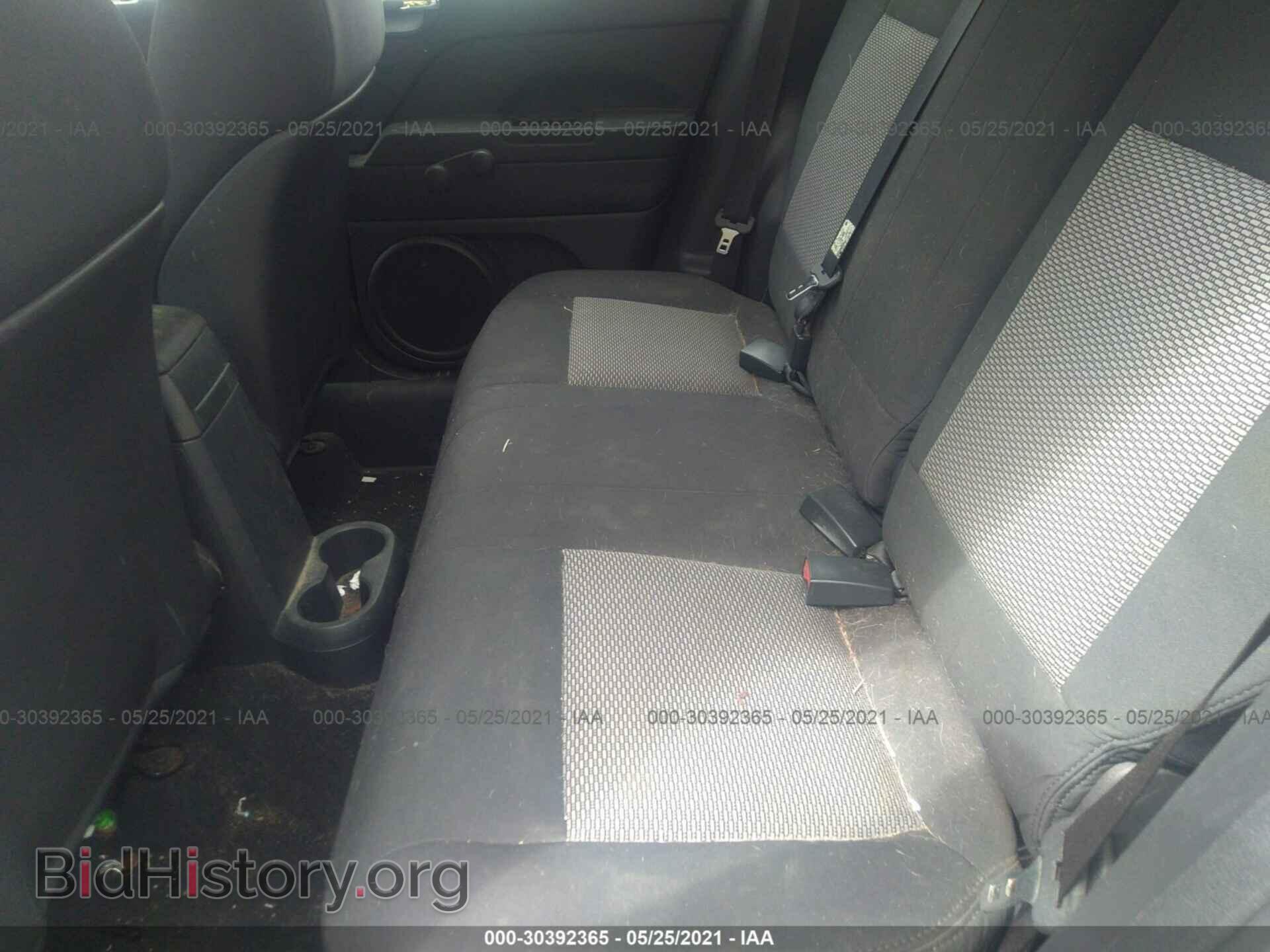 2009 JEEP COMPASS - VIN: 1J4FF47B89D102136 - Фото 8