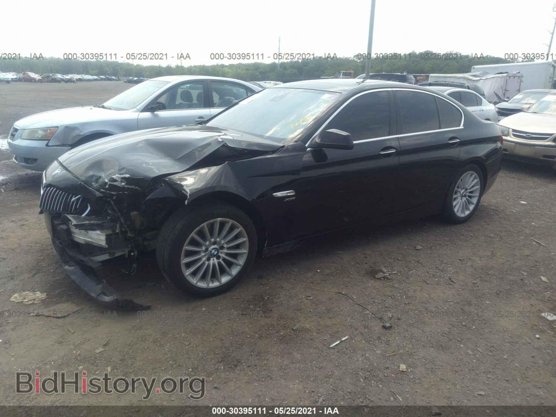 2011 BMW 5 SERIES - VIN: WBAFU7C58BC778043 - Фото 2