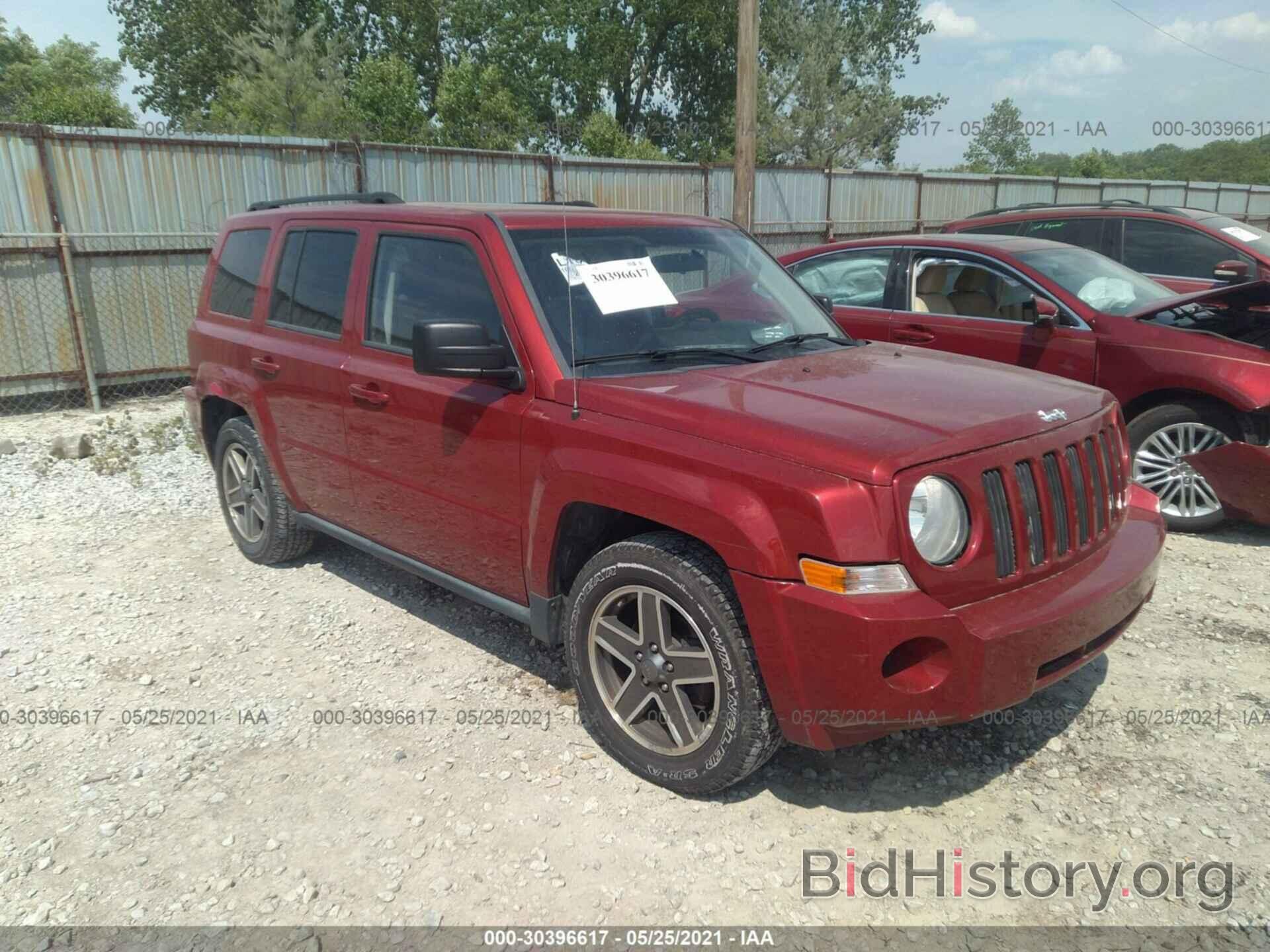 Фотография 1J4NF2GB2AD503458 - JEEP PATRIOT 2010