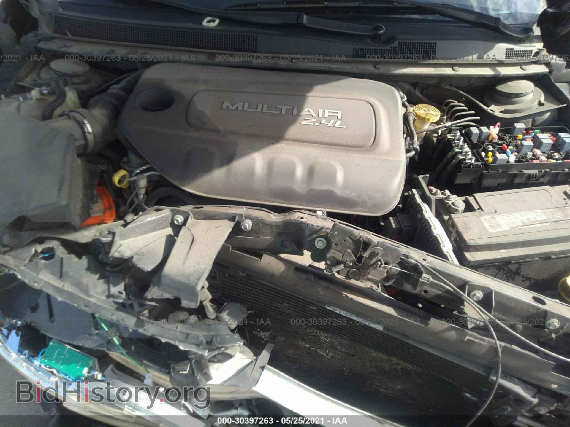 2015 CHRYSLER 200 - VIN: 1C3CCCAB5FN649055 - Фото 10