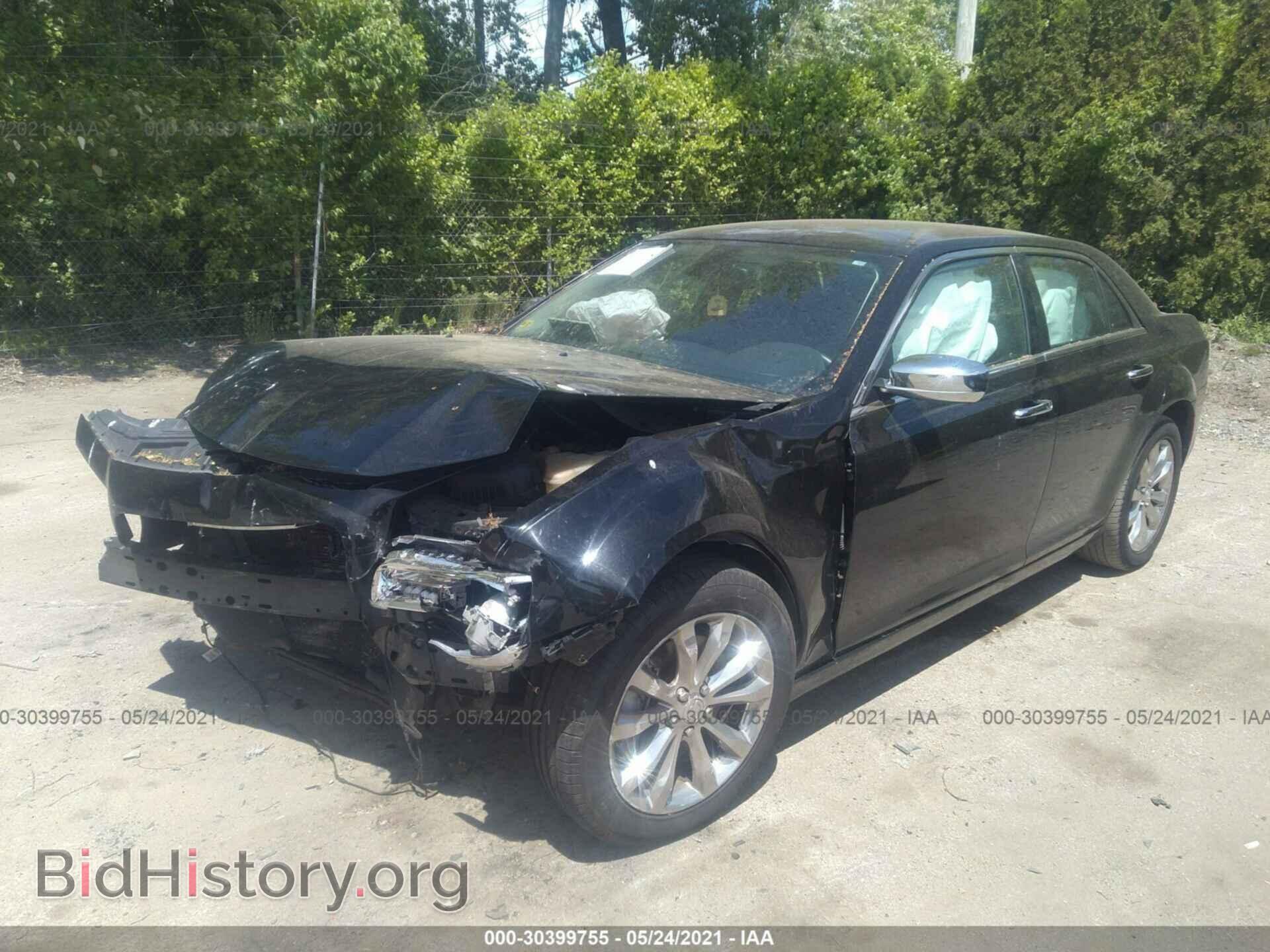 2016 CHRYSLER 300 - VIN: 2C3CCARGXGH157331 - Фото 2