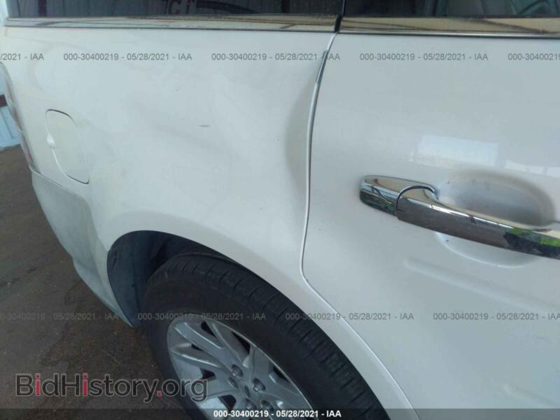 2011 Ford FLEX (VIN 2FMGK5CC8BBD31398) — photo 6 of 11