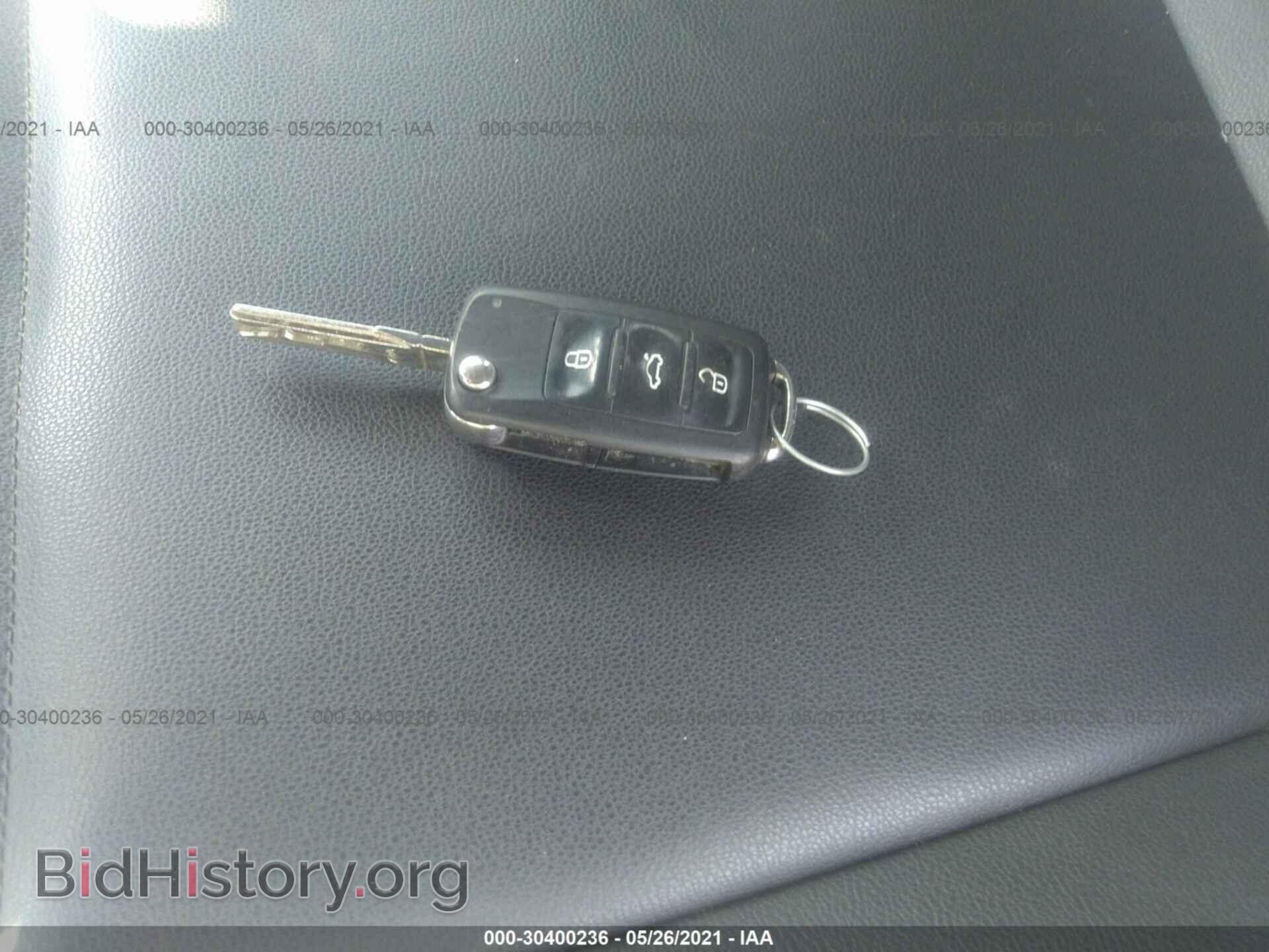 2012 VOLKSWAGEN BEETLE - VIN: 3VWJP7AT3CM628778 - Фото 11