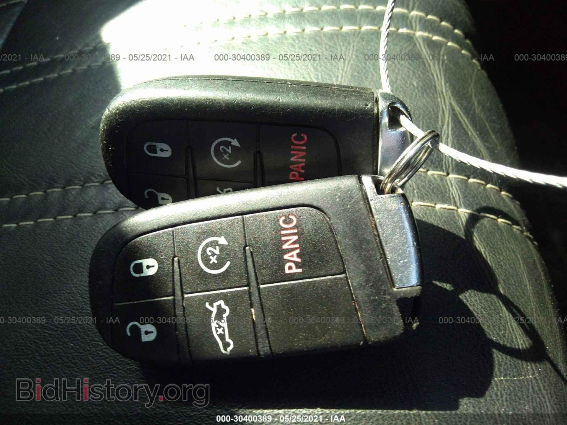 2015 CHRYSLER 300 - VIN: 2C3CCABG7FH766434 - Фото 11