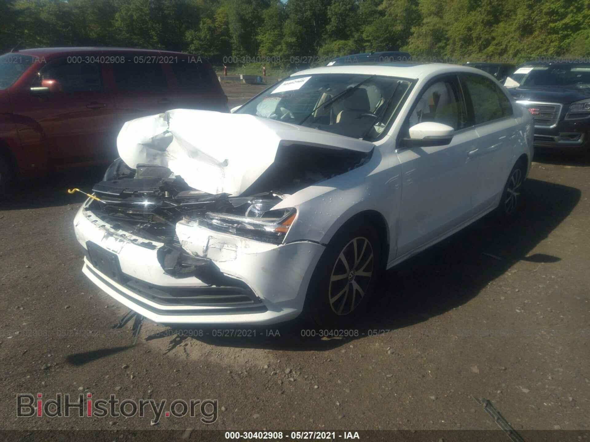 2017 VOLKSWAGEN JETTA - VIN: 3VWDB7AJ7HM266021 - Фото 2