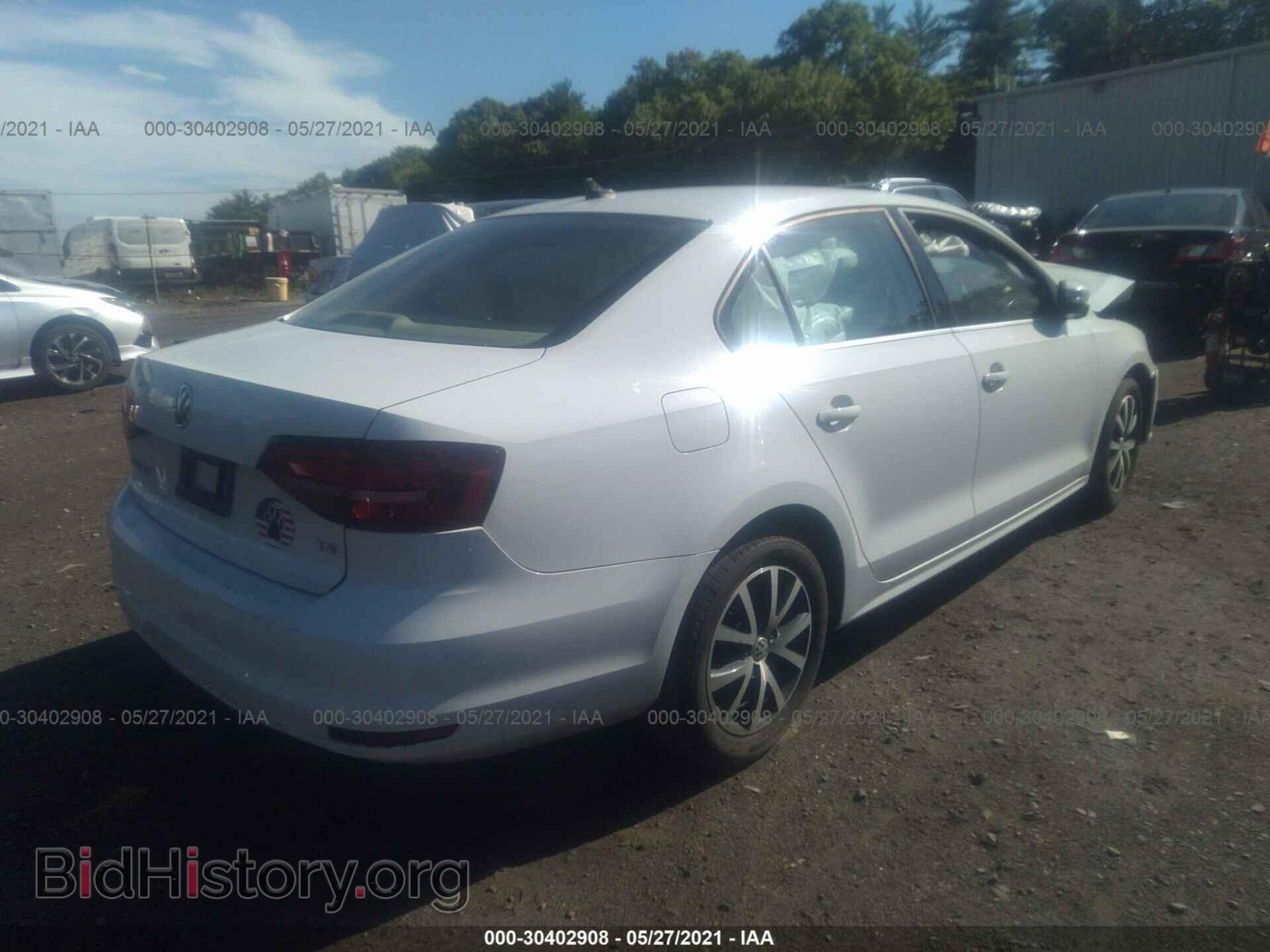 2017 VOLKSWAGEN JETTA - VIN: 3VWDB7AJ7HM266021 - Фото 4