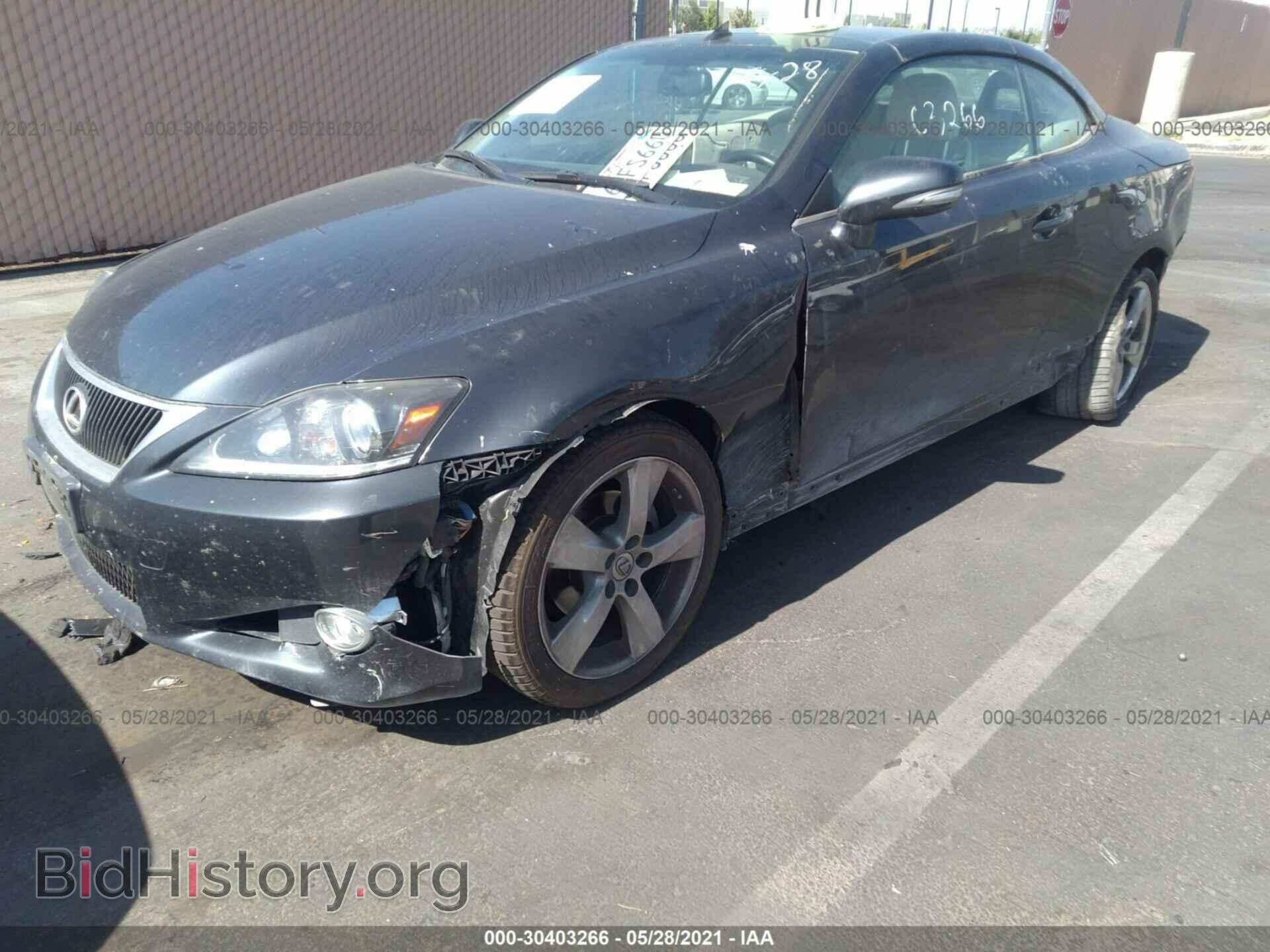 2011 LEXUS IS 250C - VIN: JTHFF2C20B2518097 - Photo 2