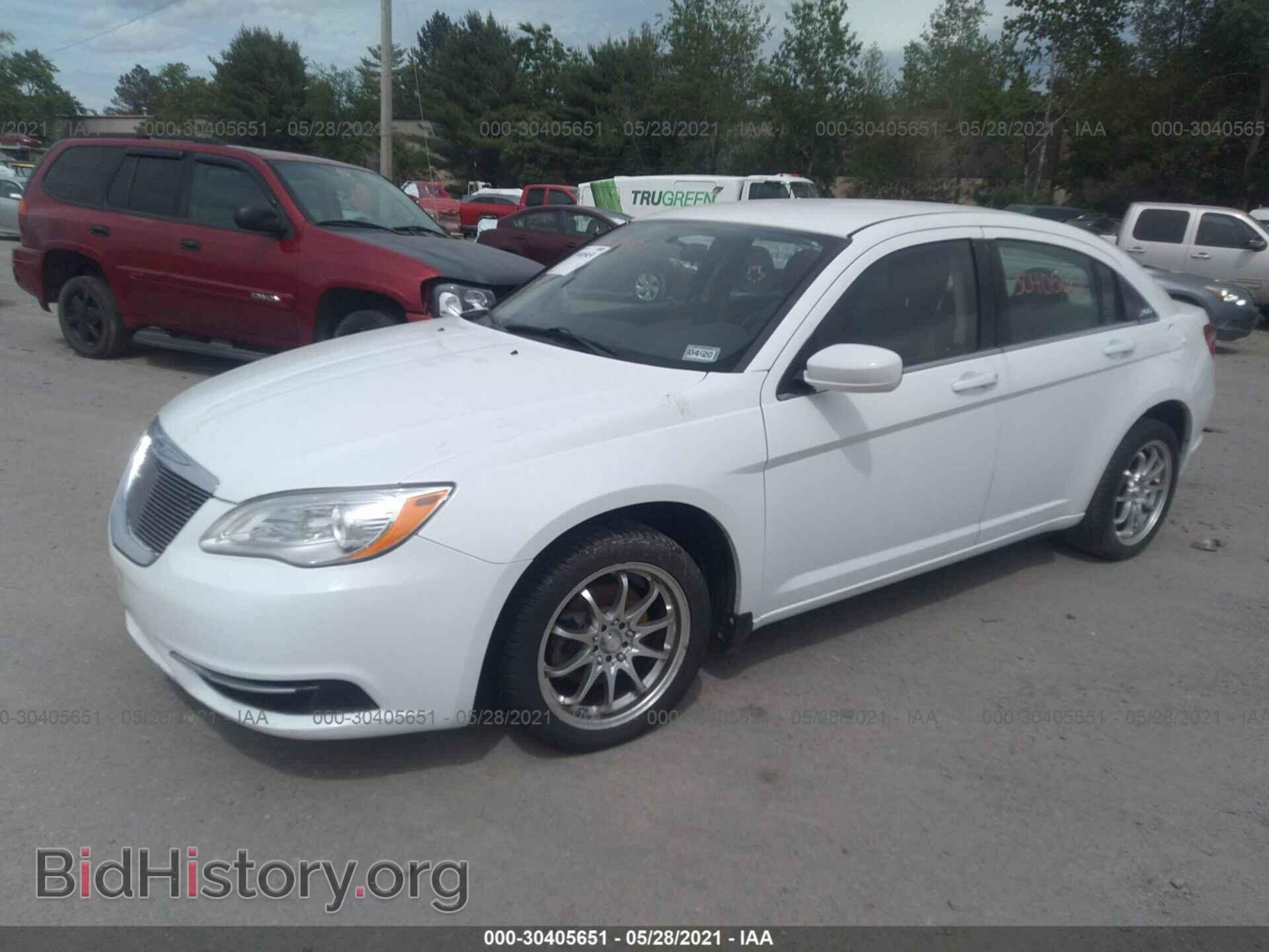 2013 CHRYSLER 200 - VIN: 1C3CCBAB5DN697808 - Фото 2