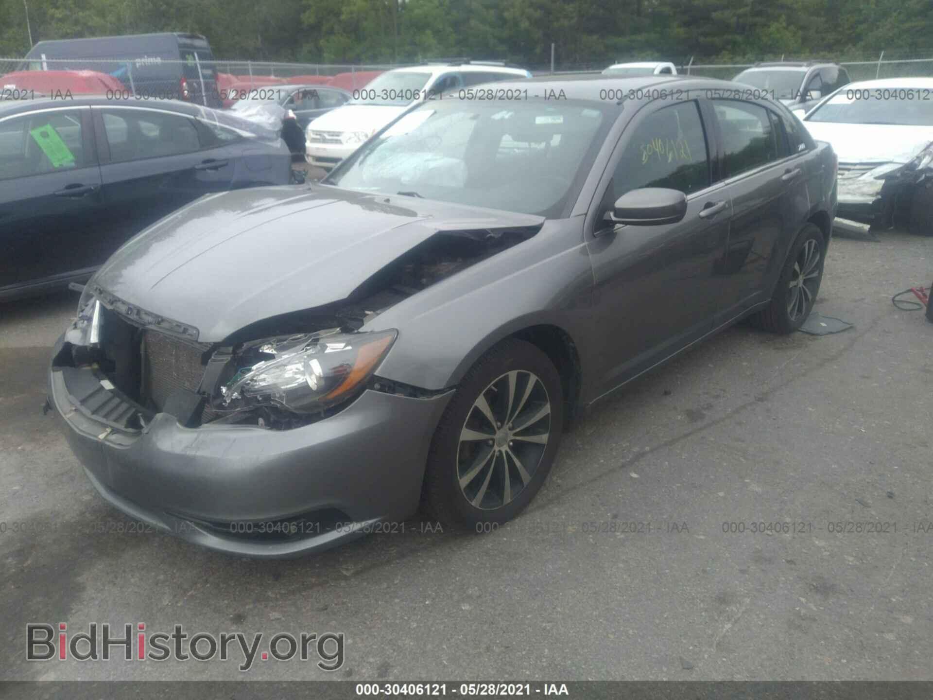 2013 CHRYSLER 200 - VIN: 1C3CCBBGXDN720297 - Фото 2