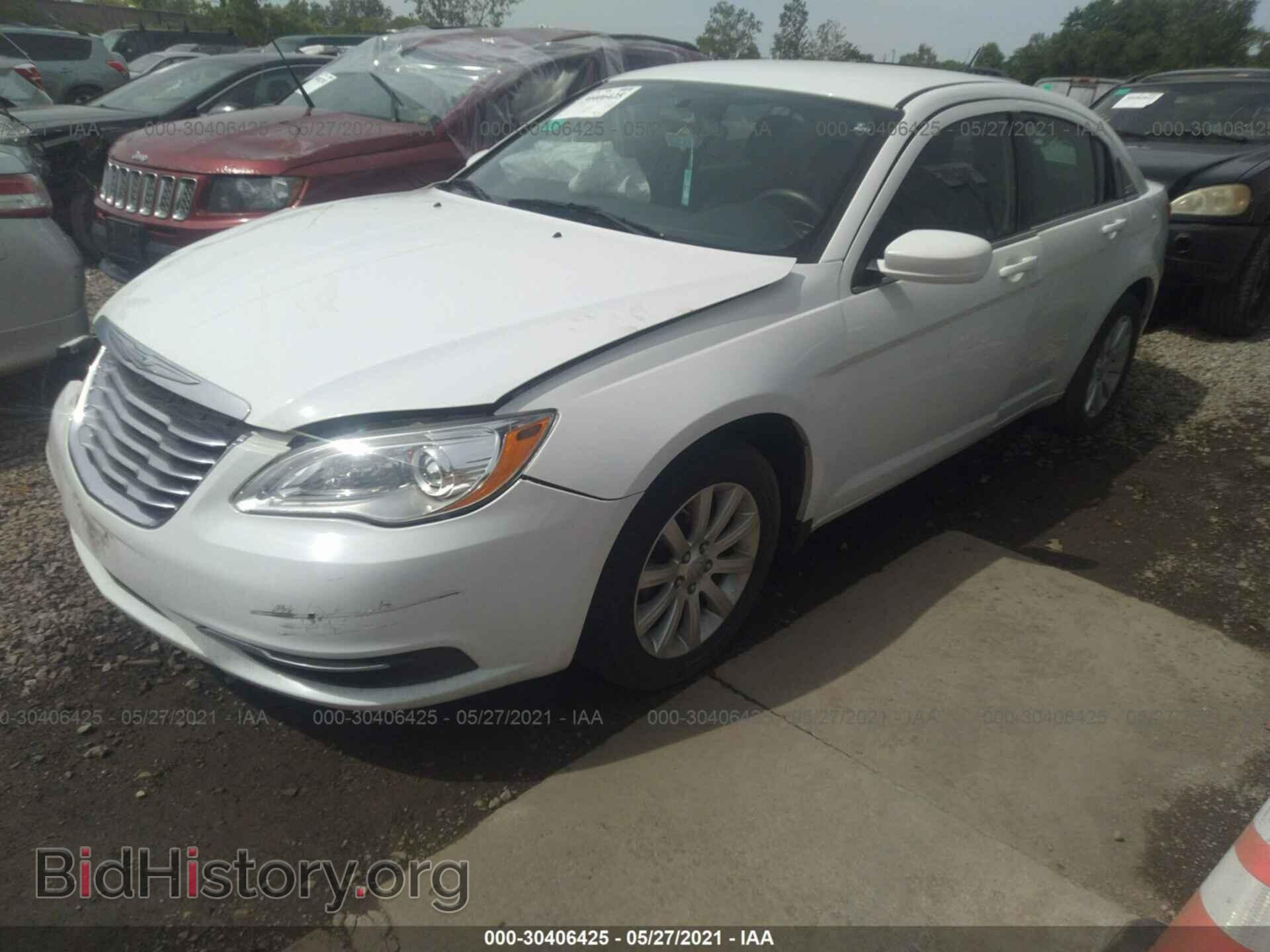2013 CHRYSLER 200 - VIN: 1C3CCBBB2DN514105 - Фото 2