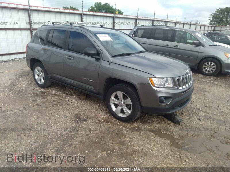 2011 Jeep COMPASS (VIN 1J4NT1FA9BD267355) — фото 1 из 12, IAAI