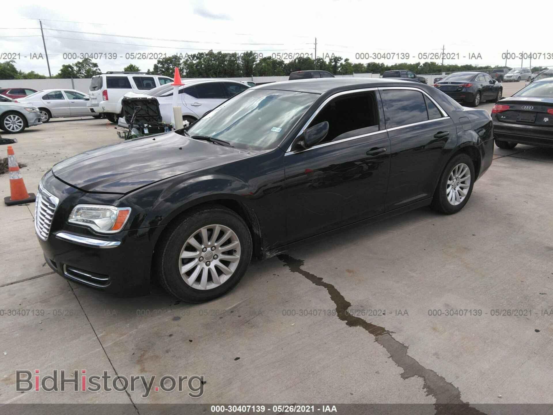 2014 CHRYSLER 300 - VIN: 2C3CCAAG3EH136202 - Фото 2