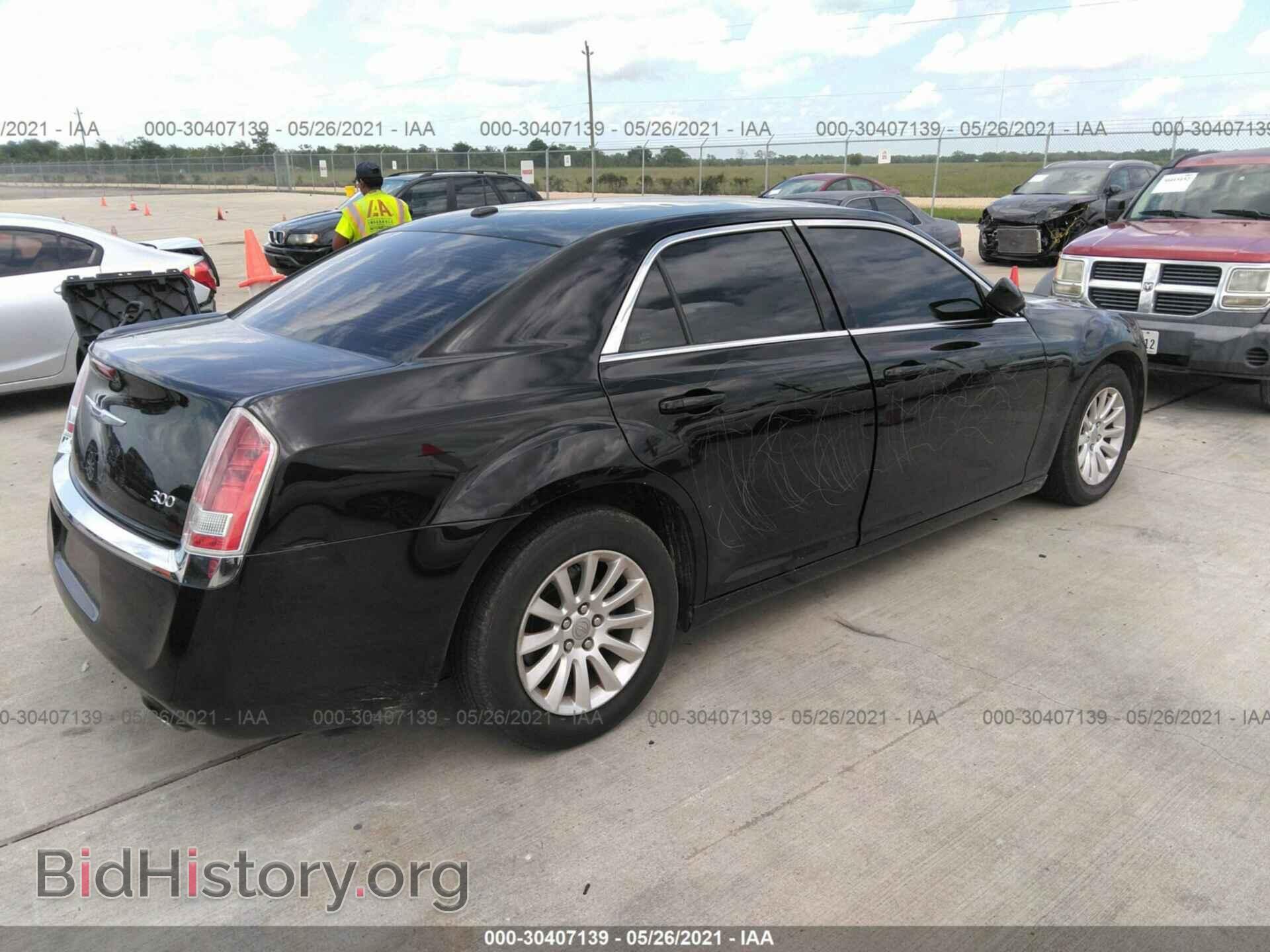 2014 CHRYSLER 300 - VIN: 2C3CCAAG3EH136202 - Фото 4