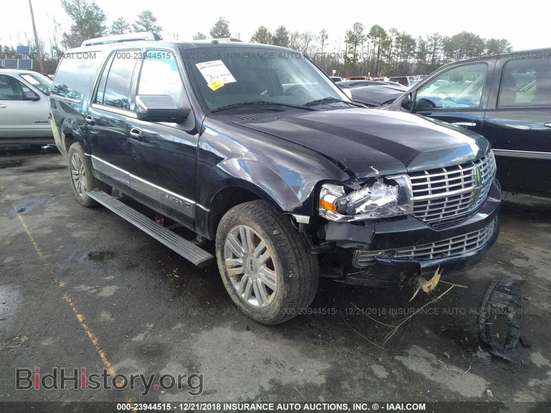 Photo 5LMJJ3J51BEJ09109 - LINCOLN NAVIGATOR 2011