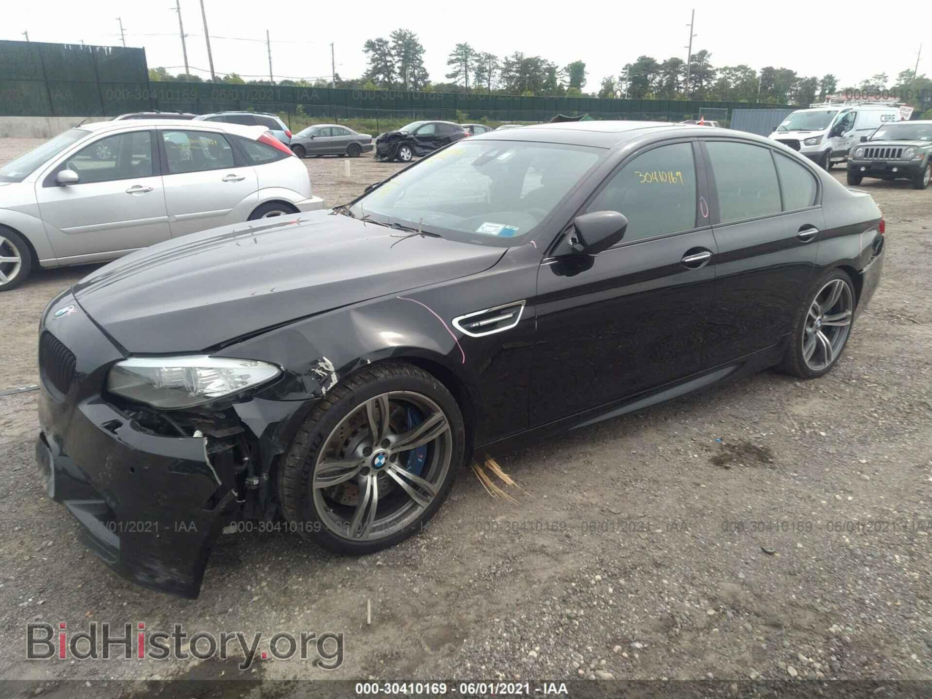2013 BMW M5 - VIN: WBSFV9C58DD096121 - Photo 2