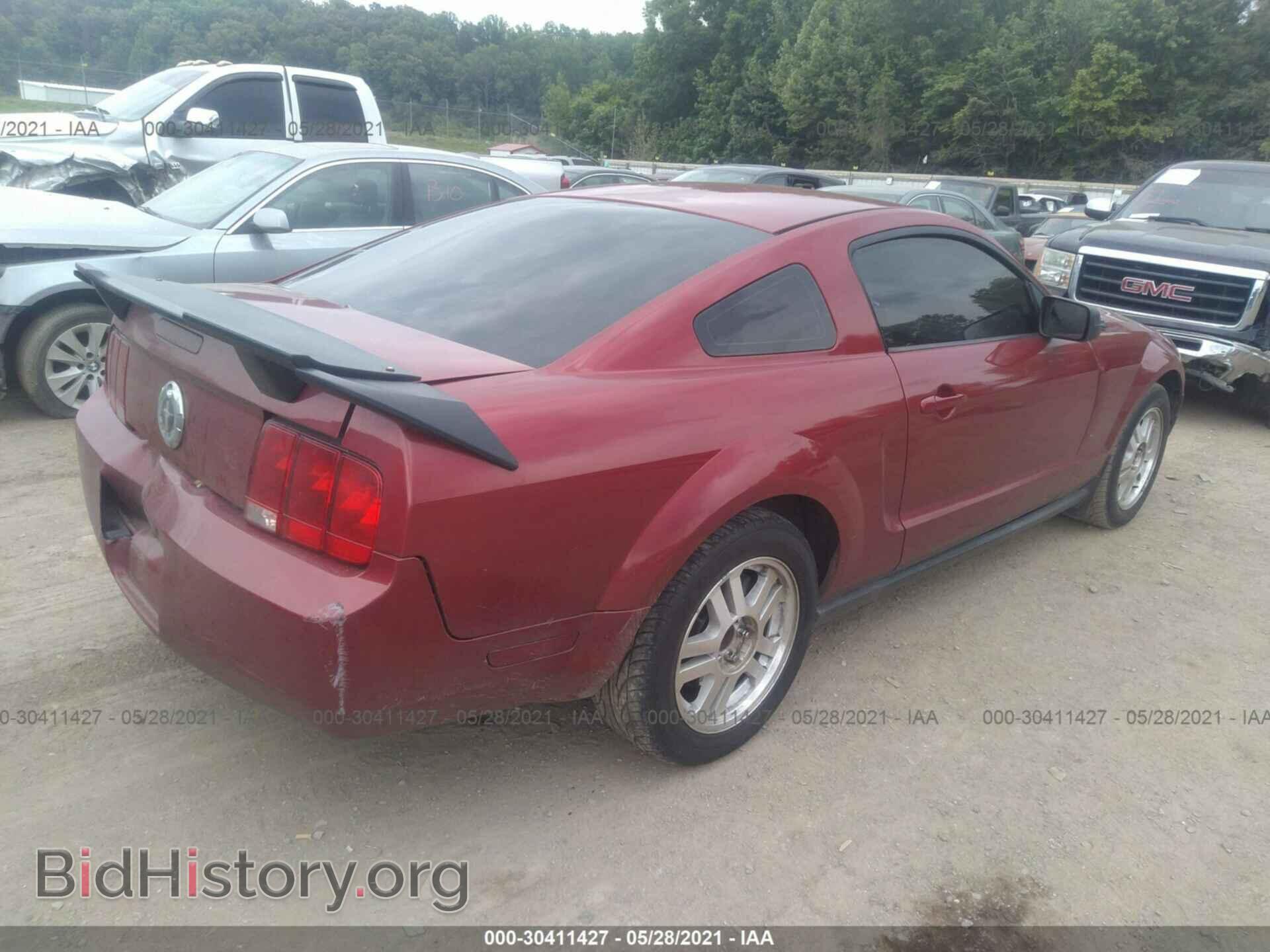 2007 FORD MUSTANG - VIN: 1ZVFT80N075240414 - Фото 4