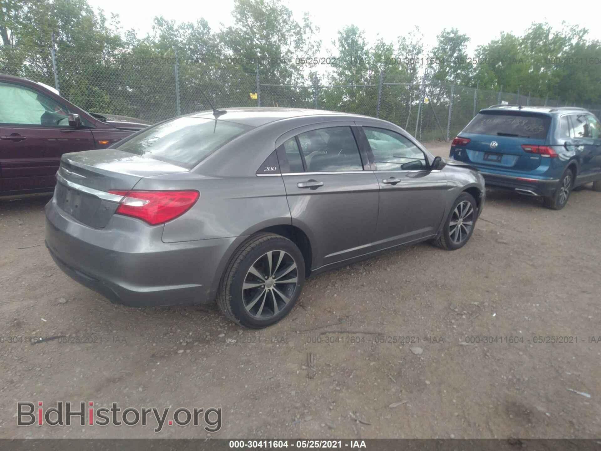 2013 CHRYSLER 200 - VIN: 1C3CCBBB1DN540100 - Фото 4