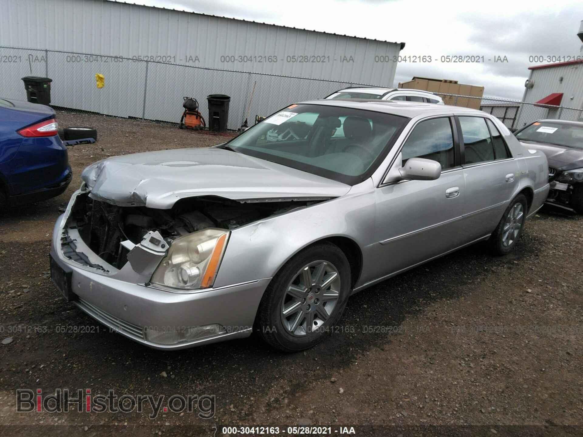 2011 CADILLAC DTS - VIN: 1G6KH5E63BU111815 - Фото 2