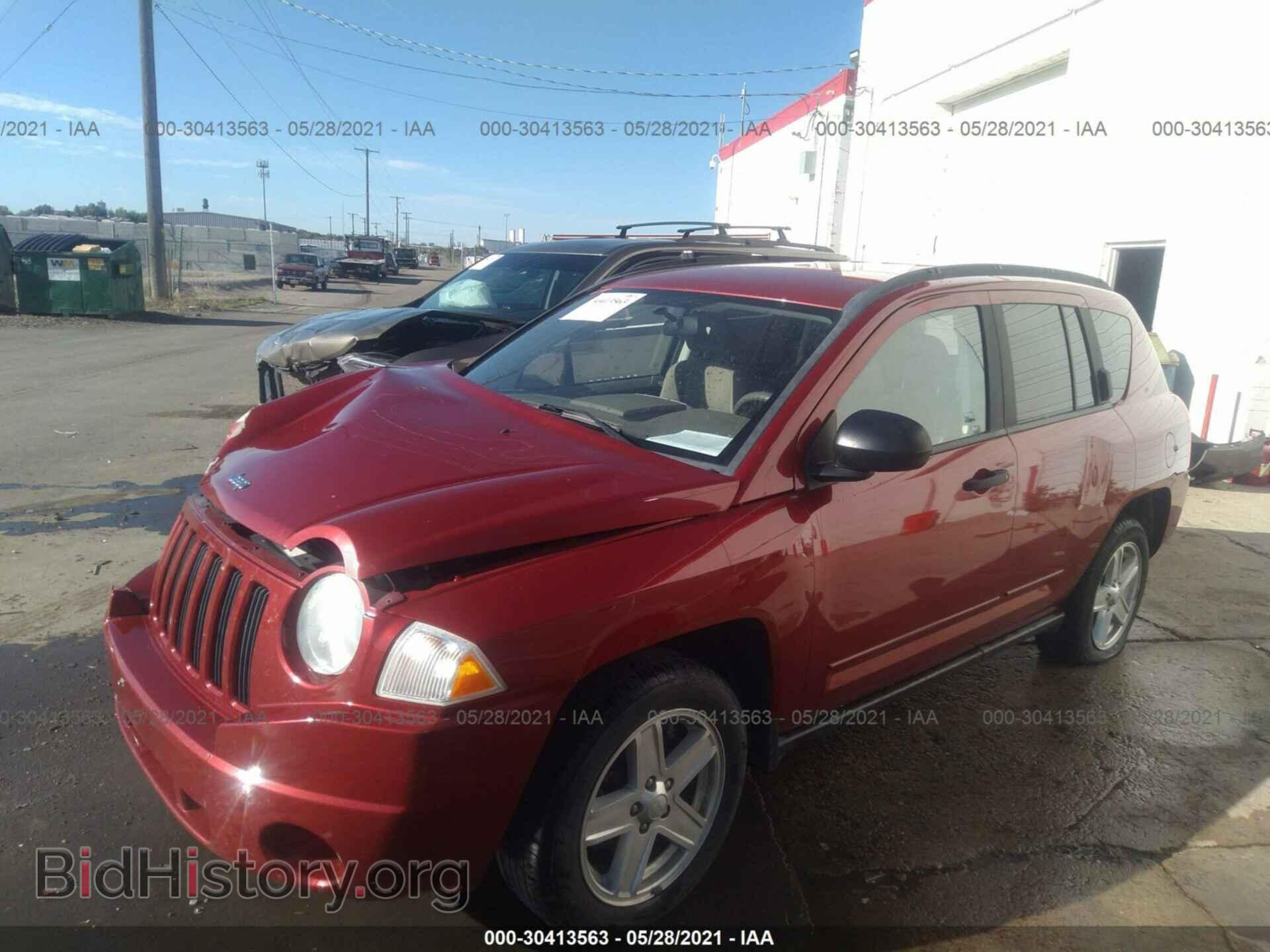 2008 JEEP COMPASS - VIN: 1J8FT47068D788035 - Фото 2