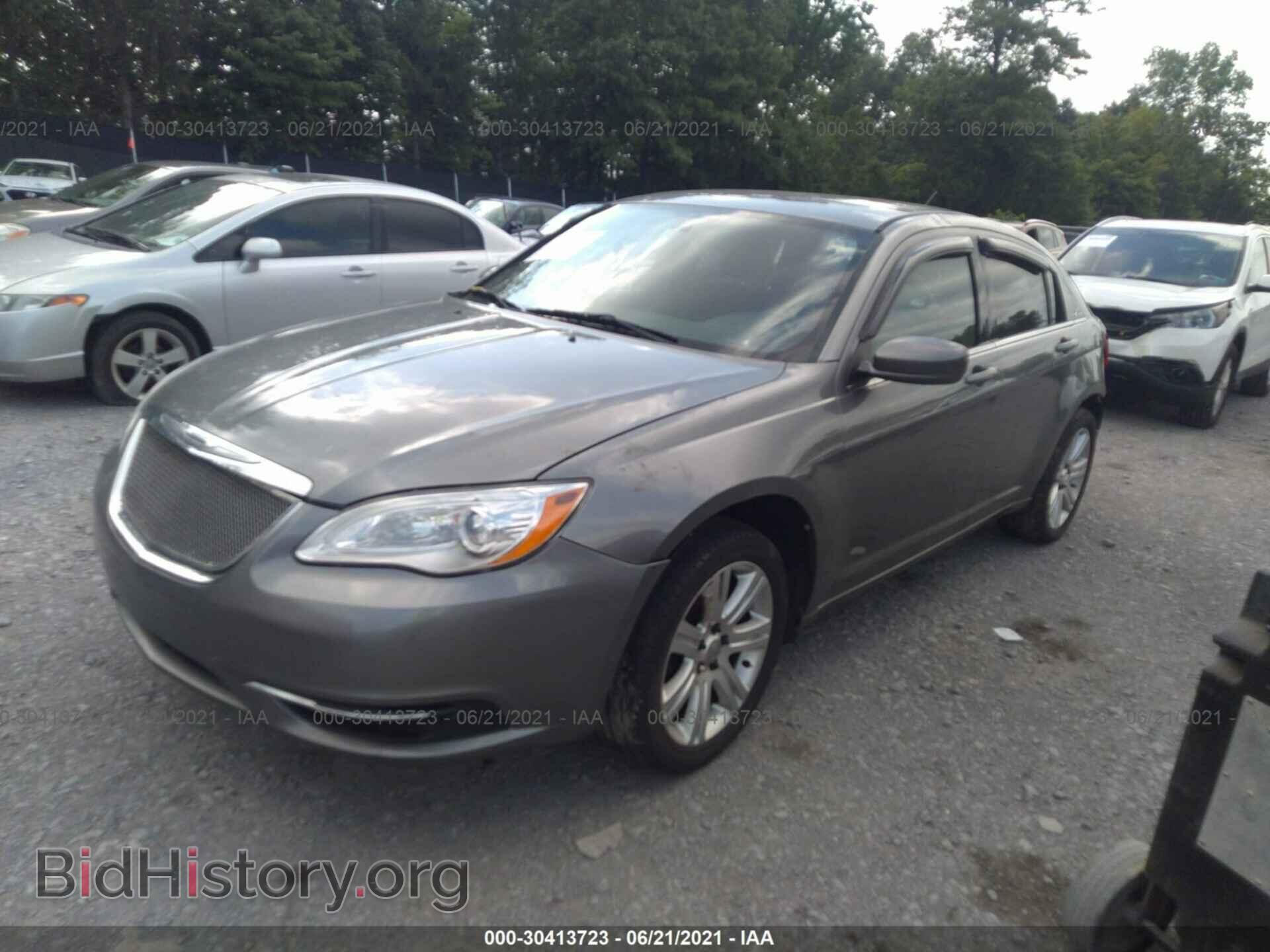 2013 CHRYSLER 200 - VIN: 1C3CCBAB2DN761416 - Photo 2