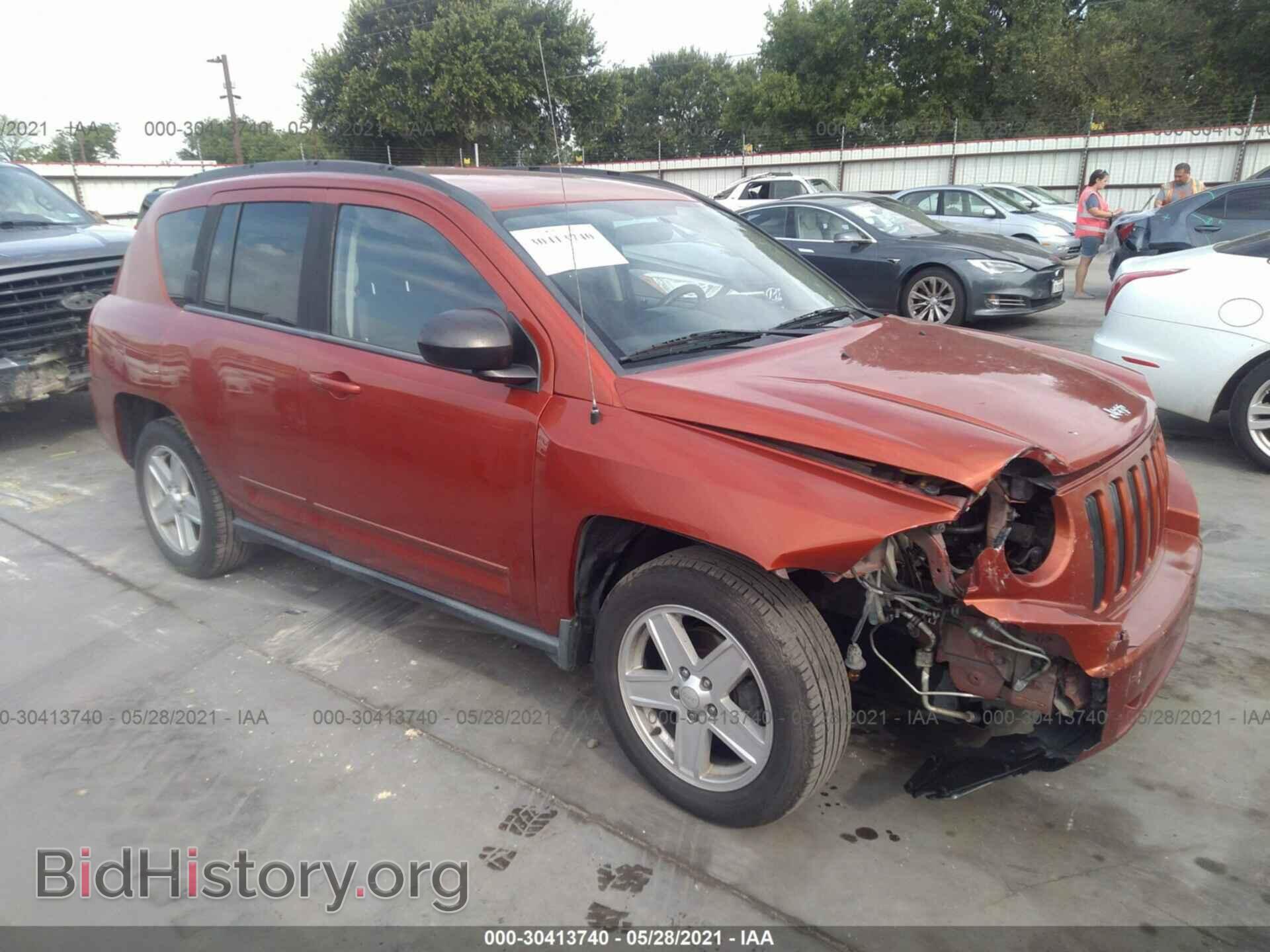 Фотография 1J4NT4FB3AD611982 - JEEP COMPASS 2010
