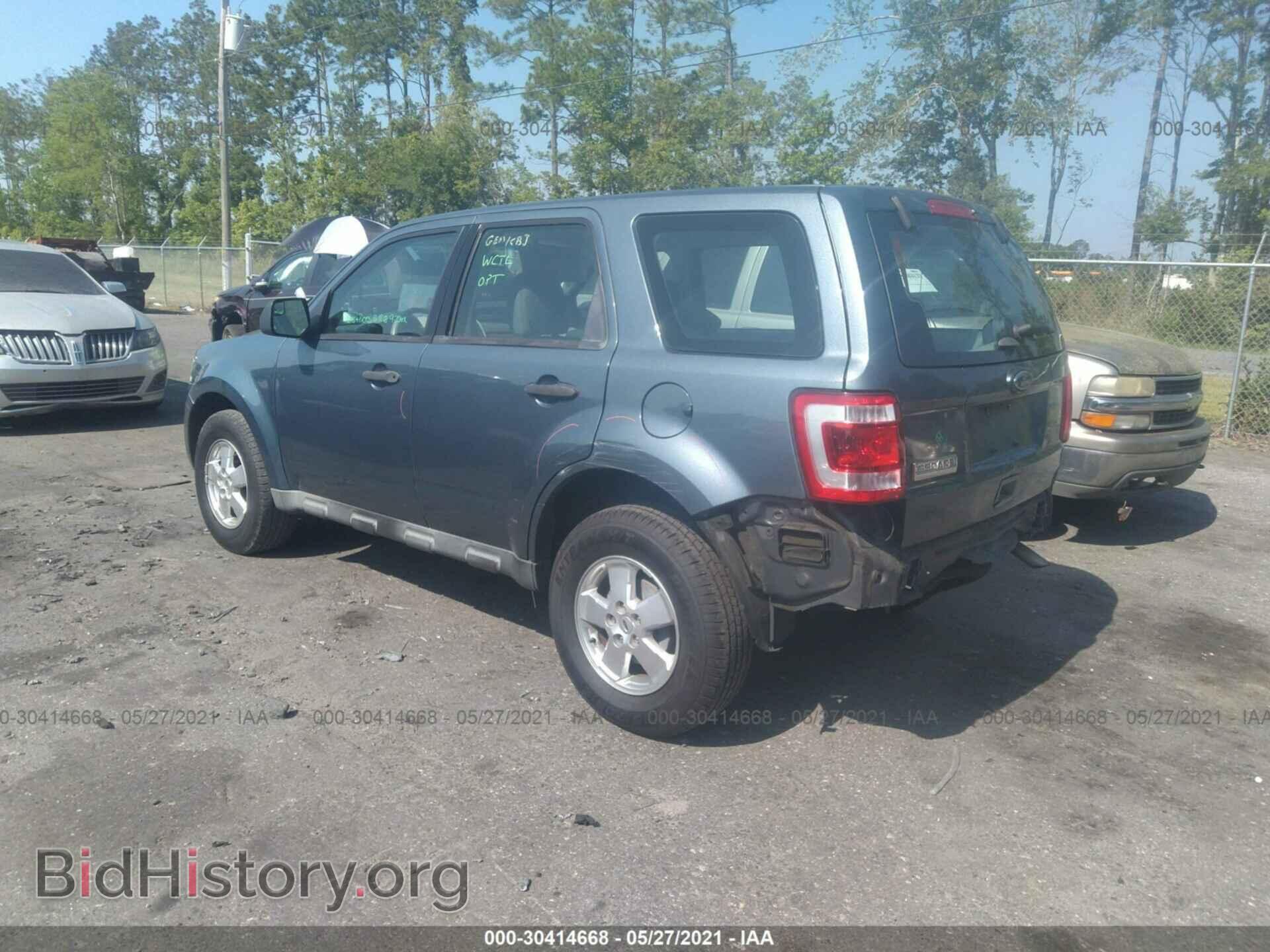 2011 FORD ESCAPE - VIN: 1FMCU0C71BKC02231 - Фото 3