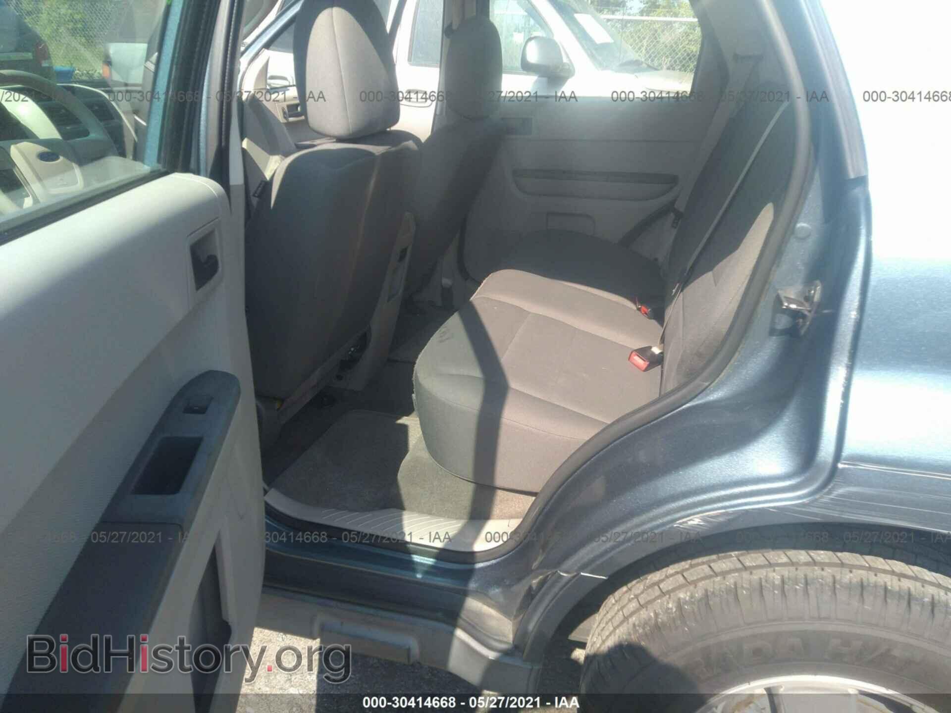 2011 FORD ESCAPE - VIN: 1FMCU0C71BKC02231 - Фото 8